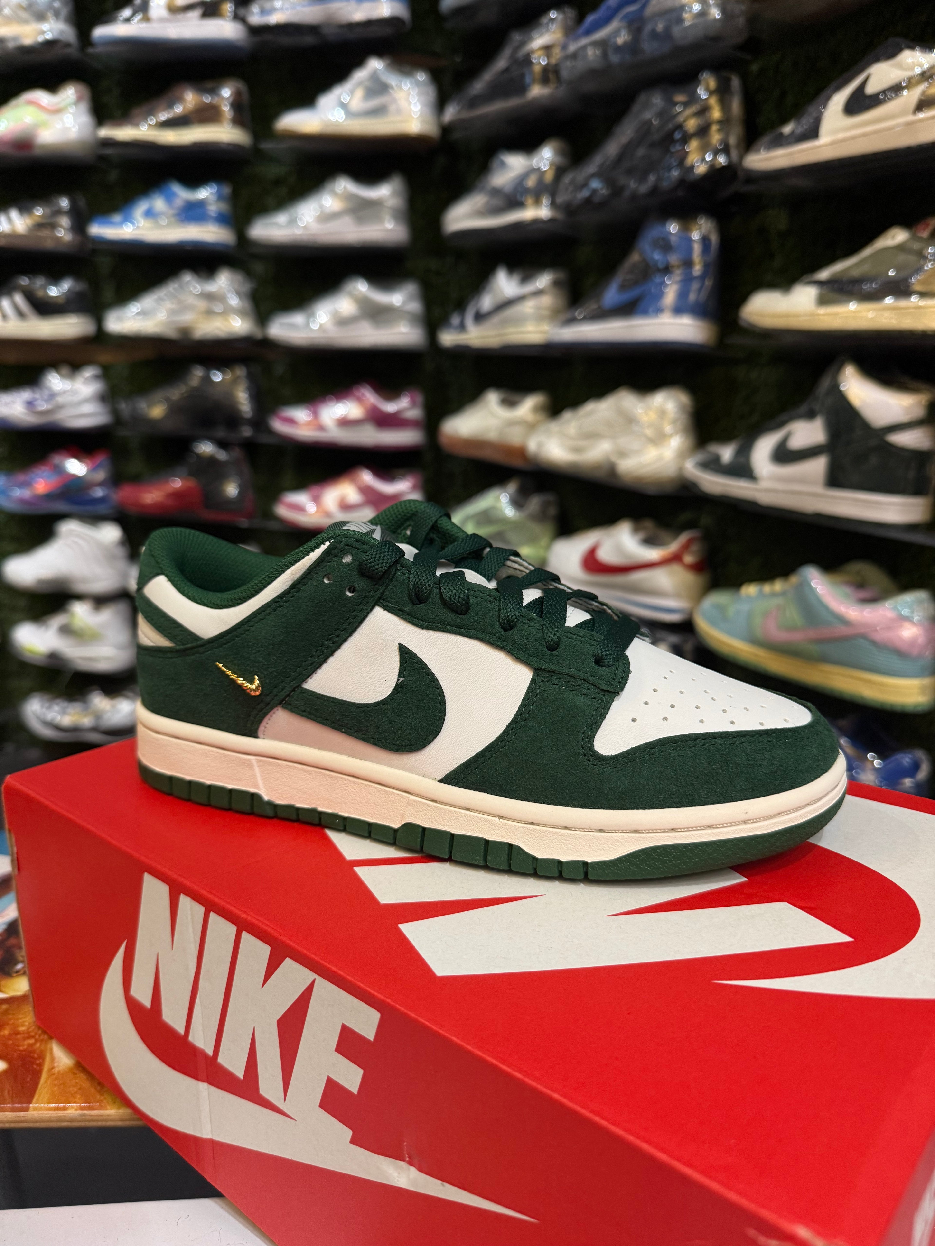 Nike dunk low green gold mini swoosh