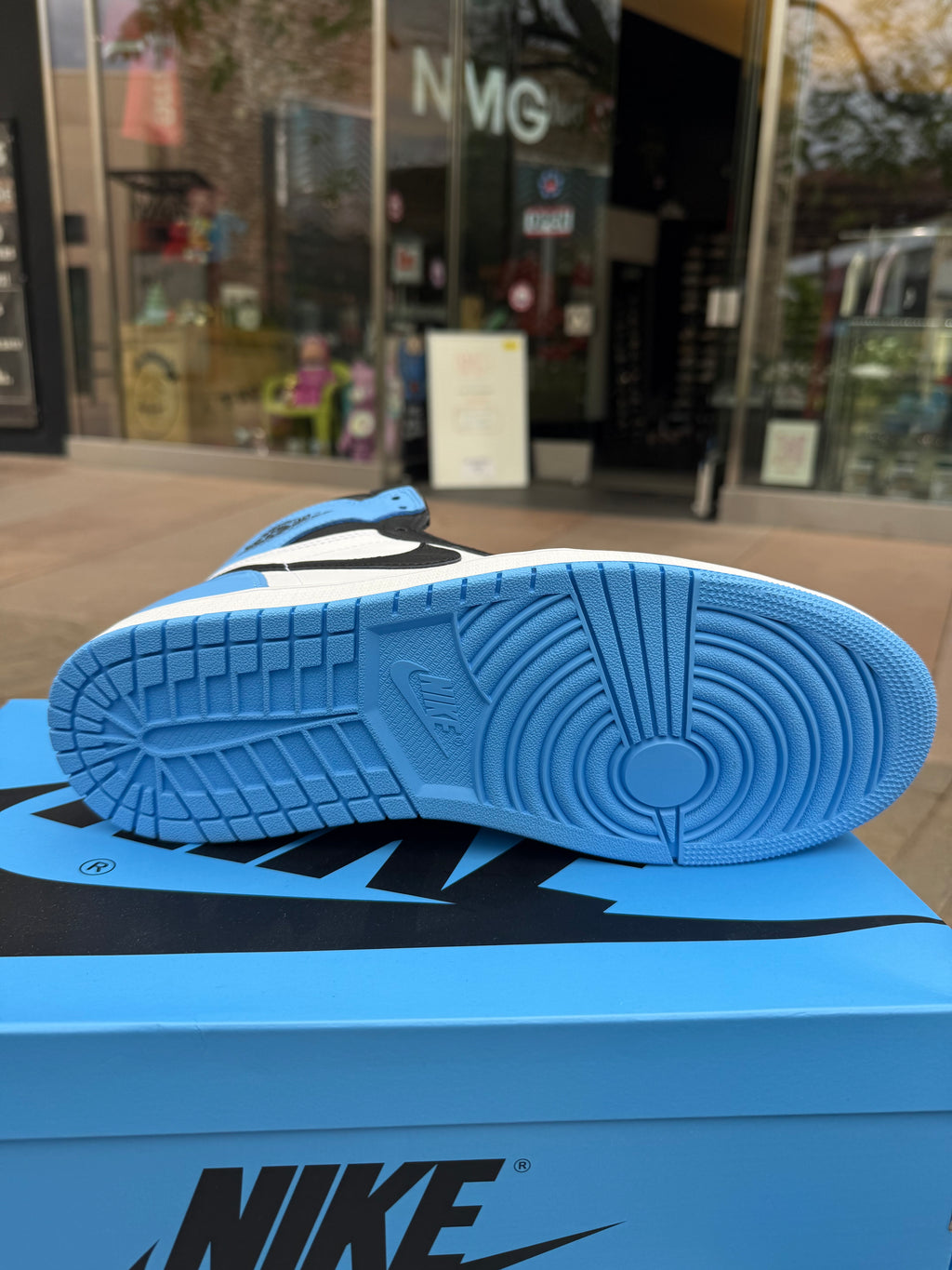Jordan 1 Unc