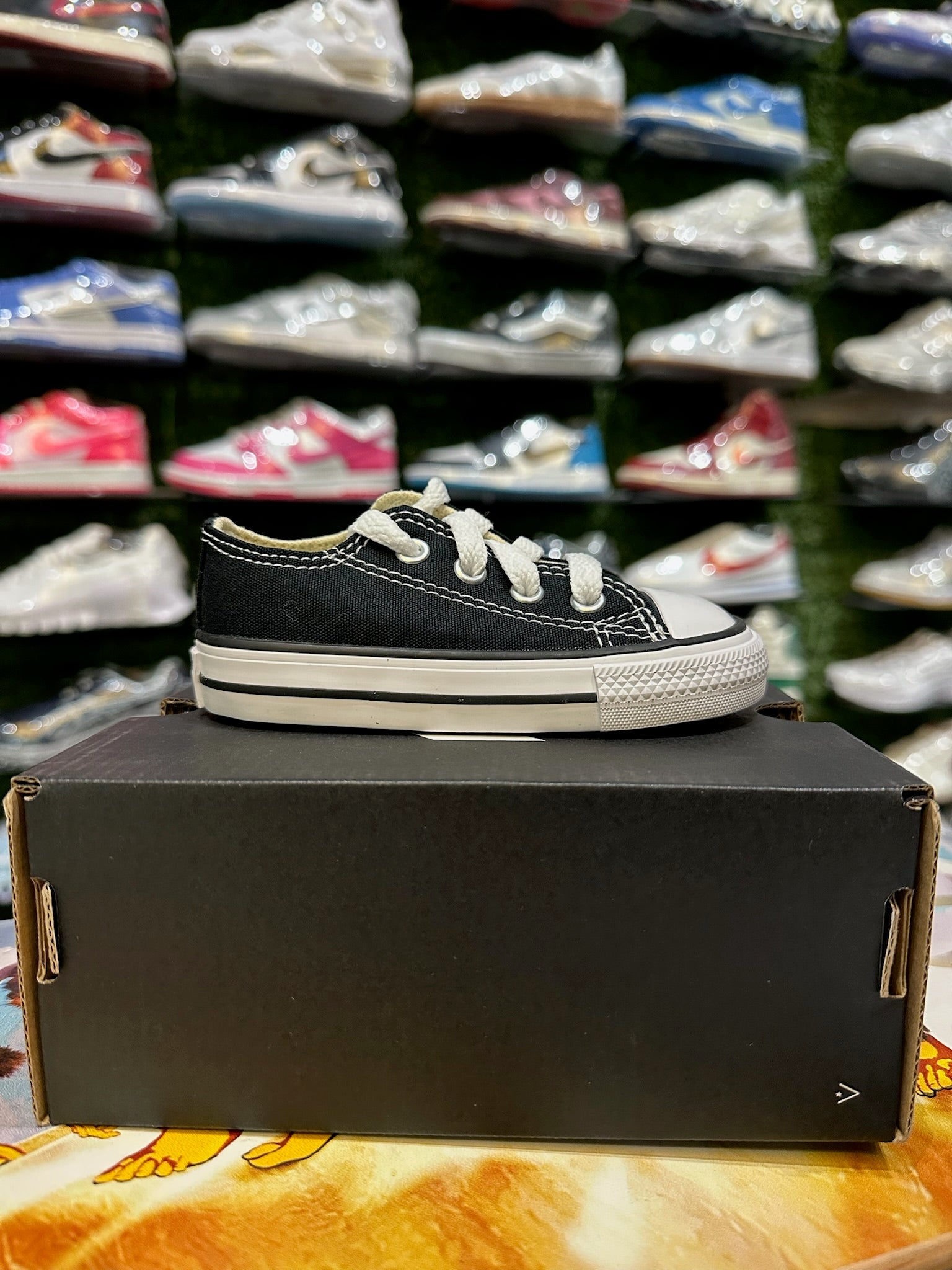Converse low