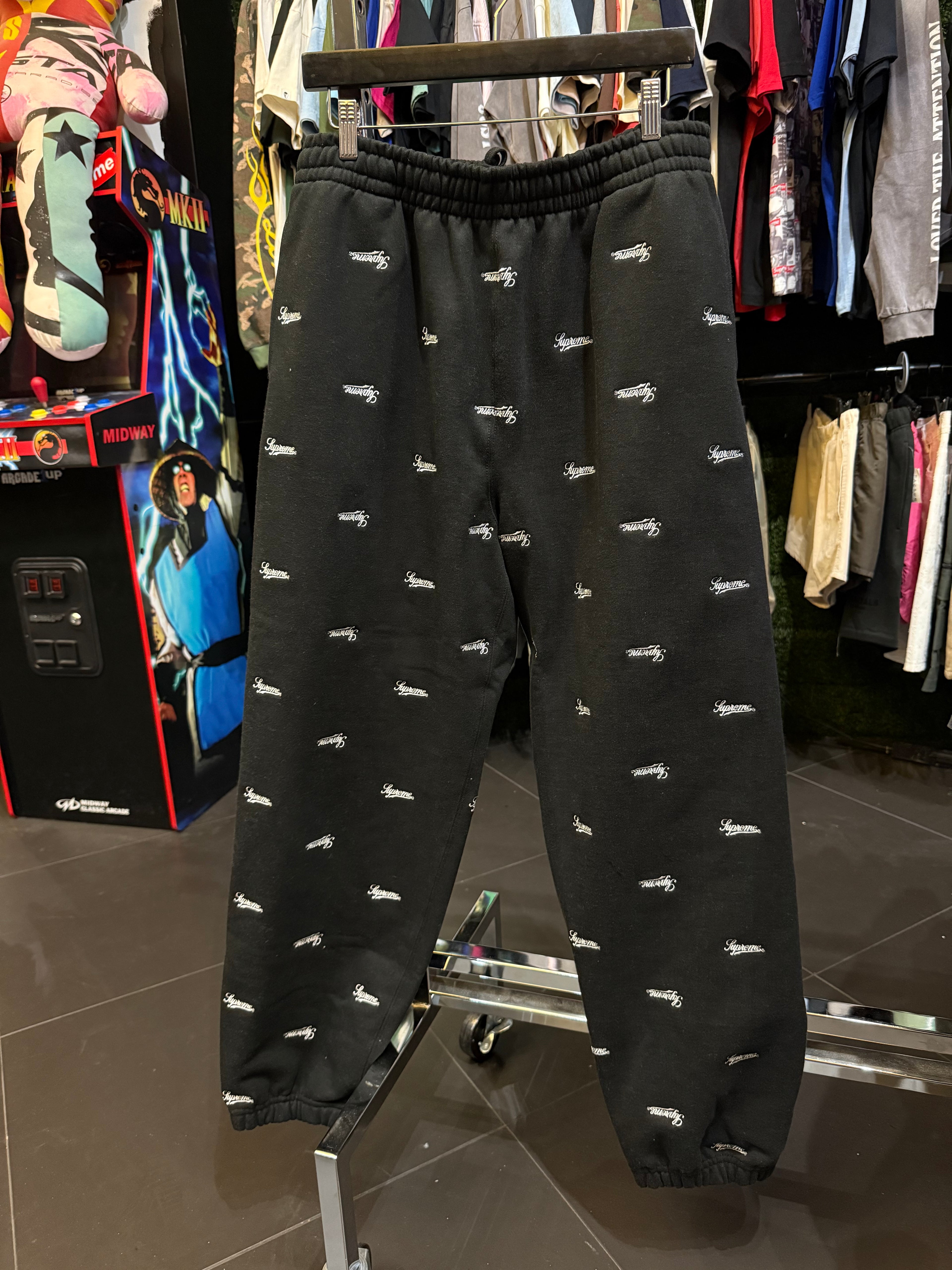 Supreme repeat sweatpants