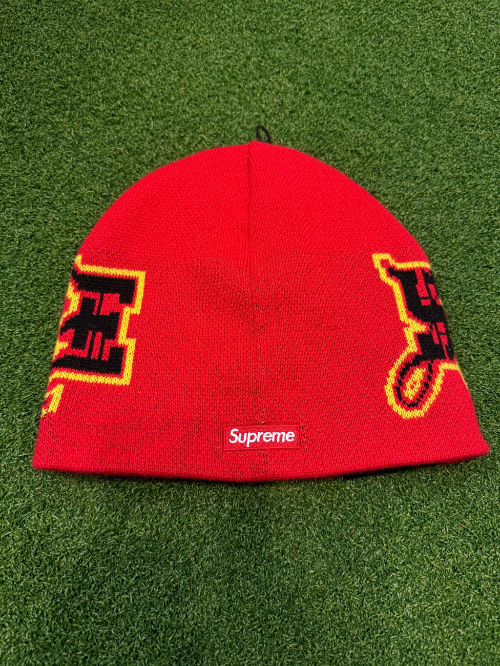 Supreme new era beanie