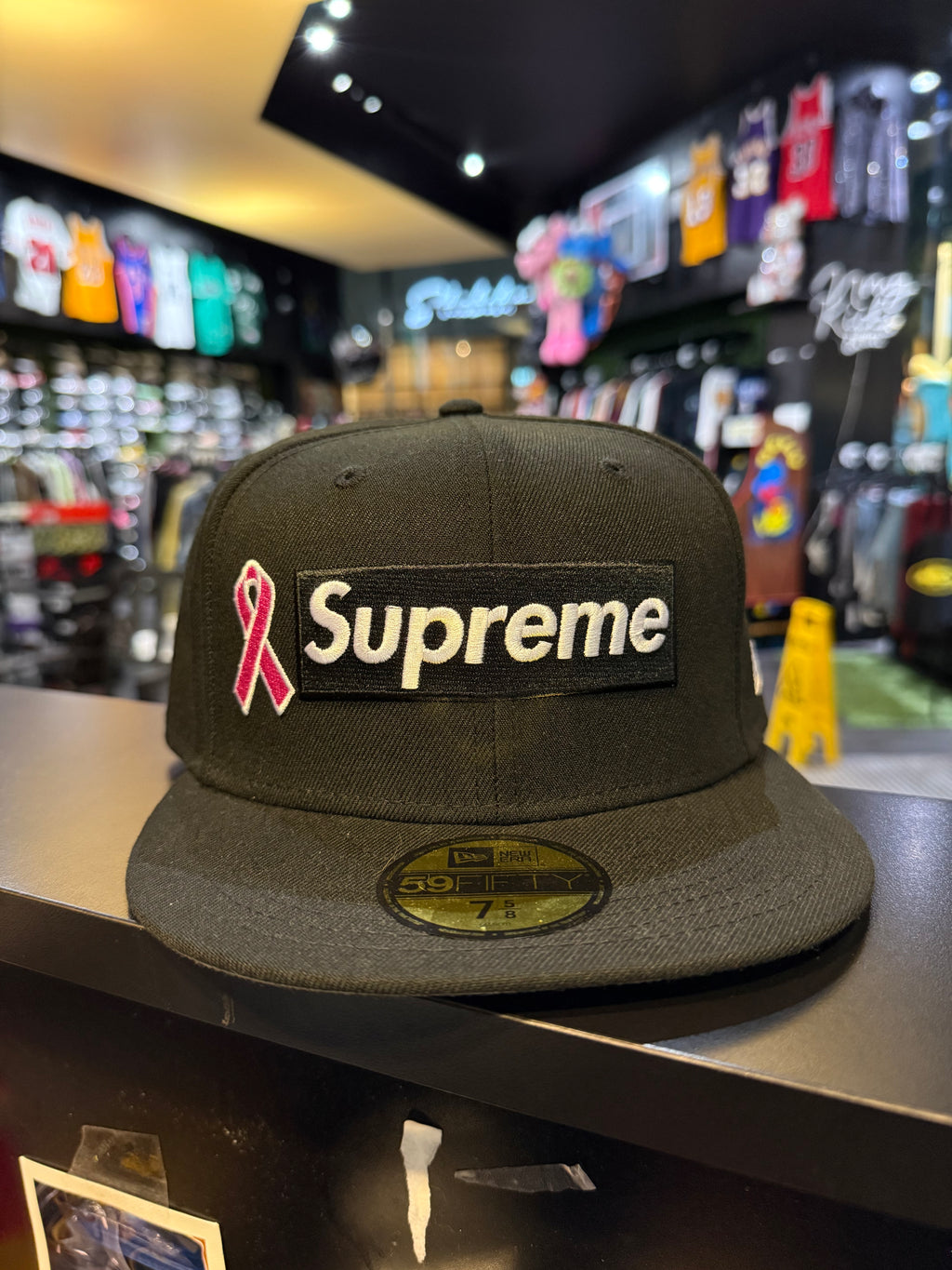 Supreme box logo breast cancer