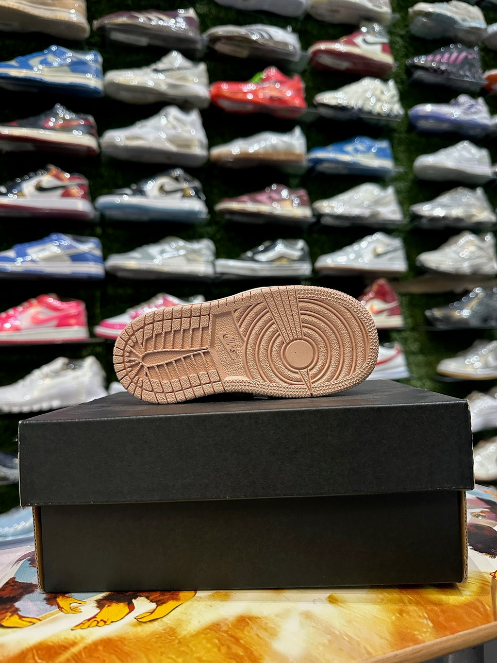 Jordan 1 legend pink