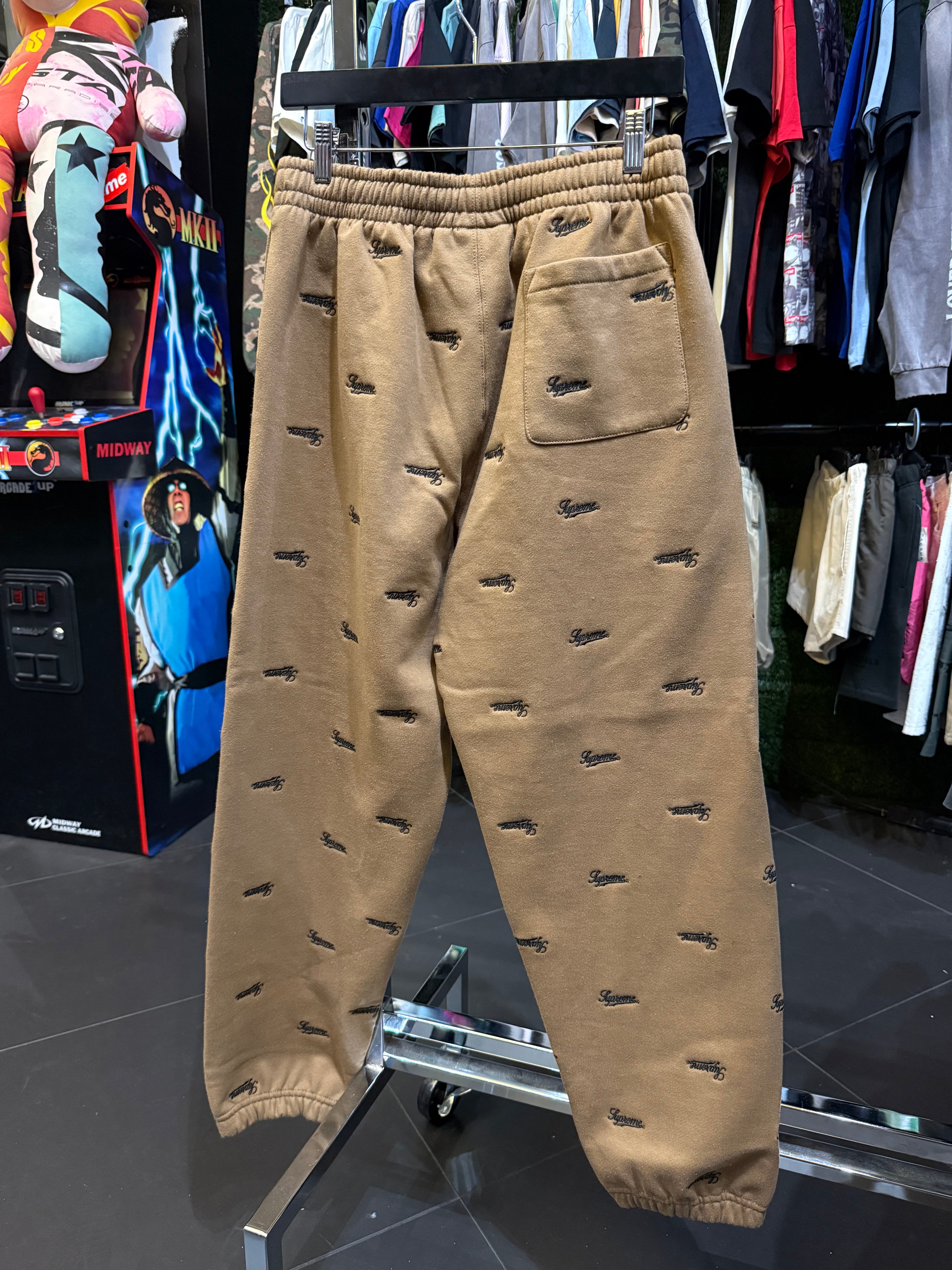 Supreme repeat sweatpants