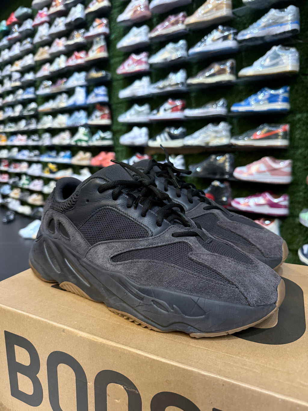 Yeezy 700 utility black