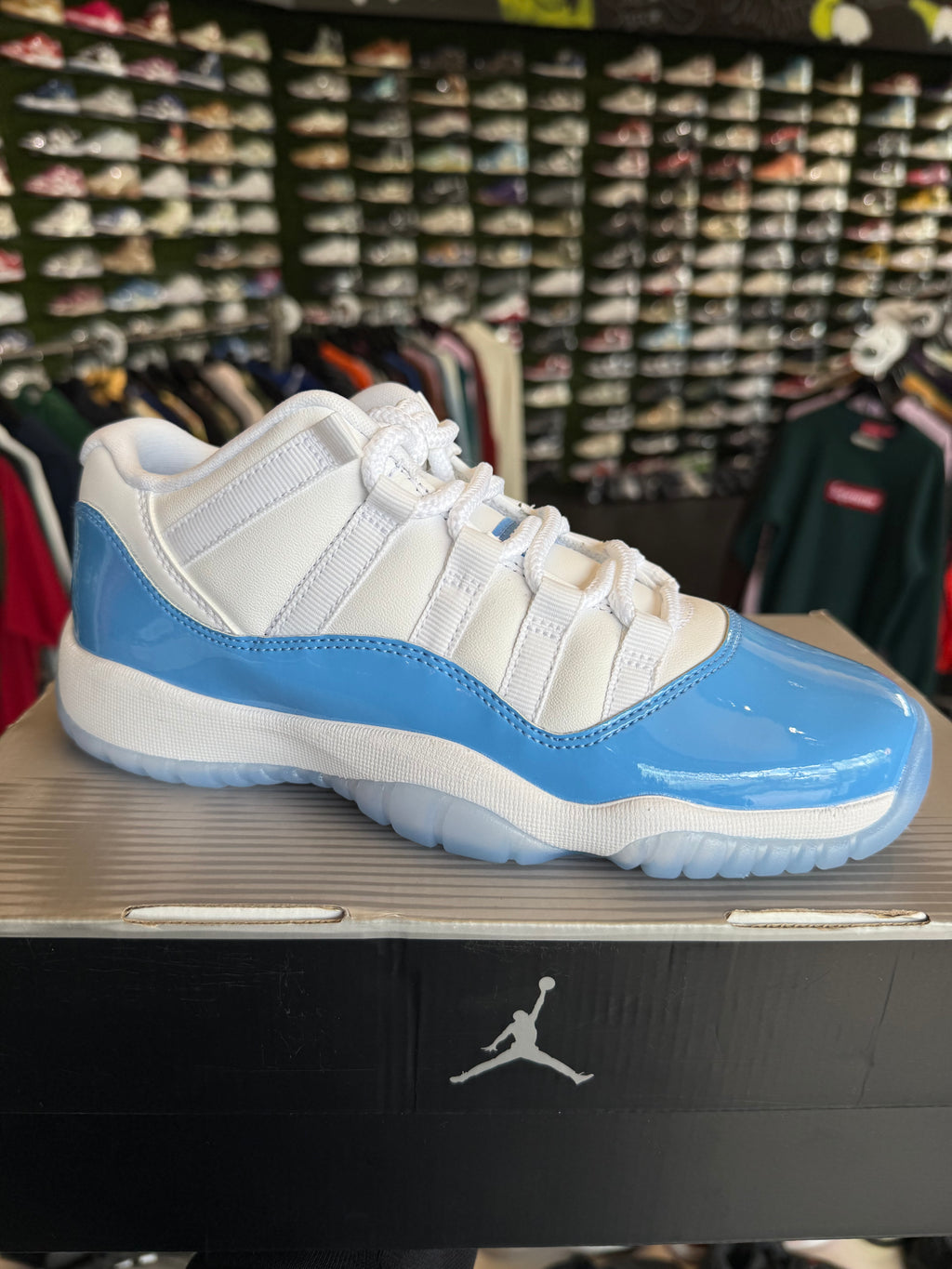 Jordan 11 low university blue