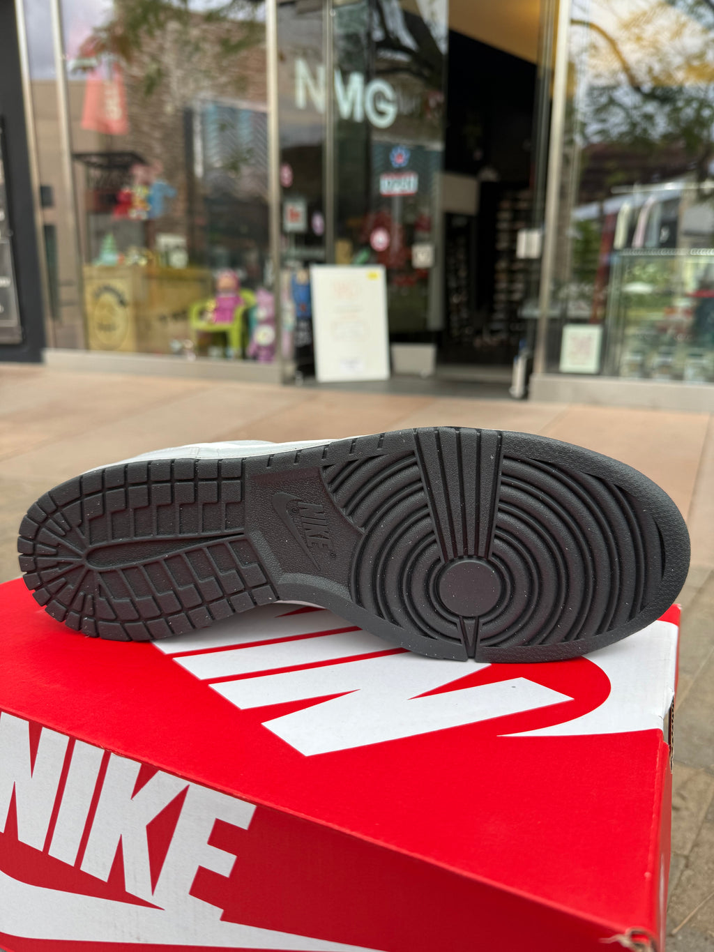 Nike big low