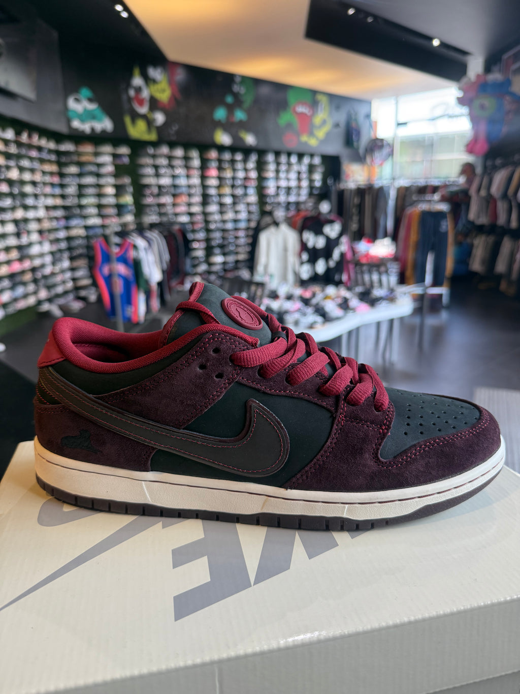 Dunk low riot
