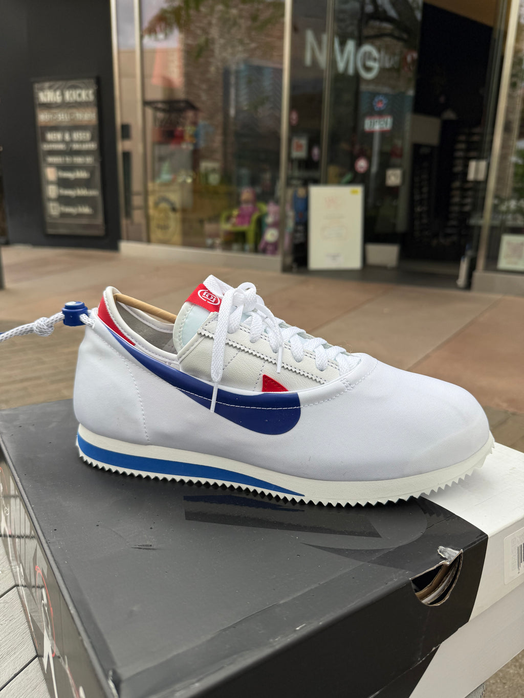 Nike clot