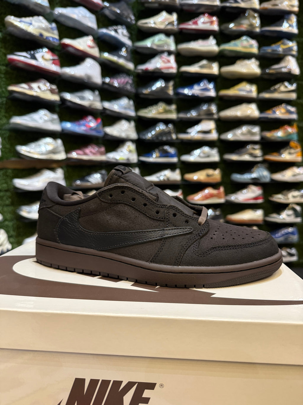 Jordan 1 low Travis velvet