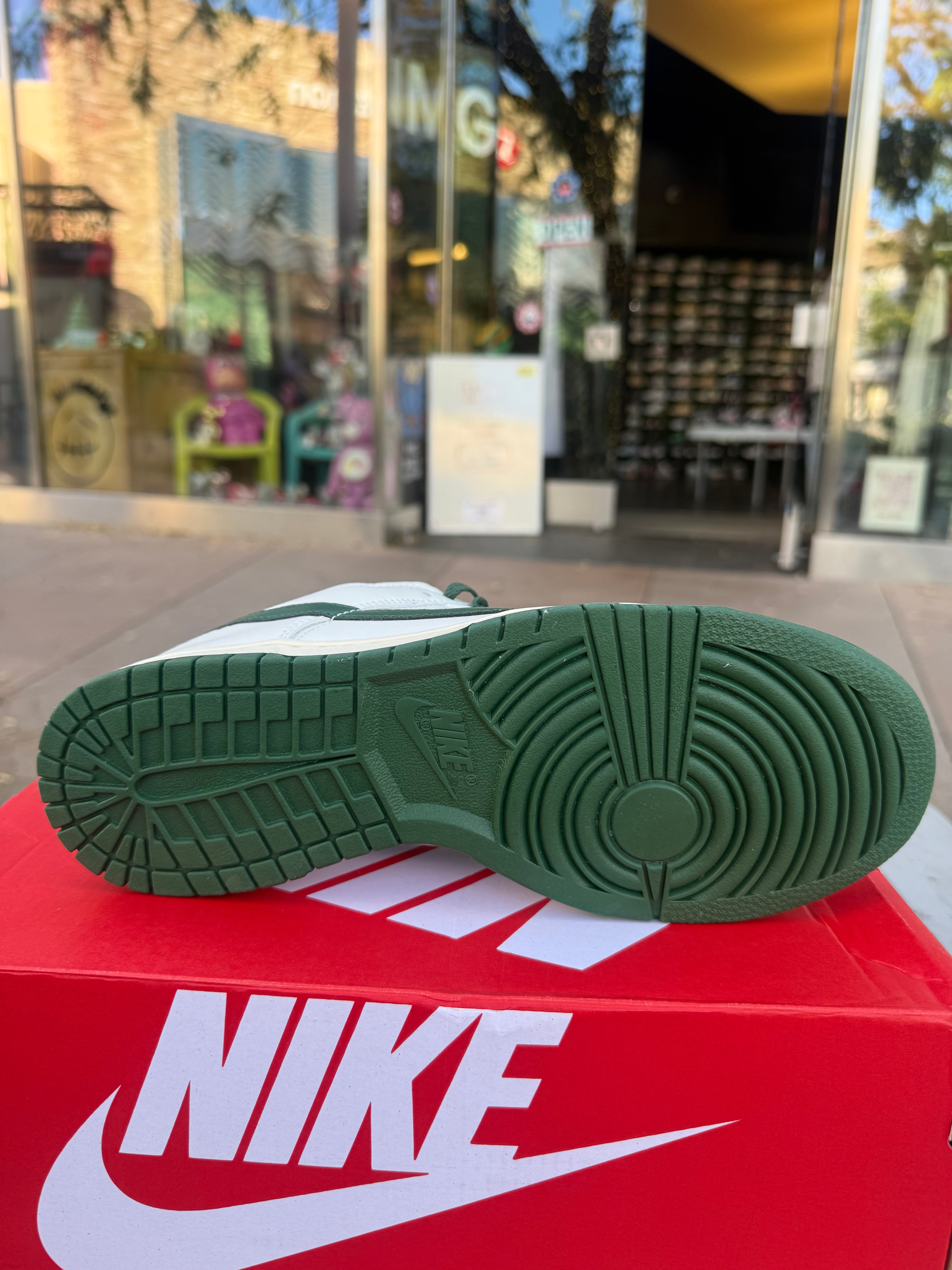 Dunk low sail fir