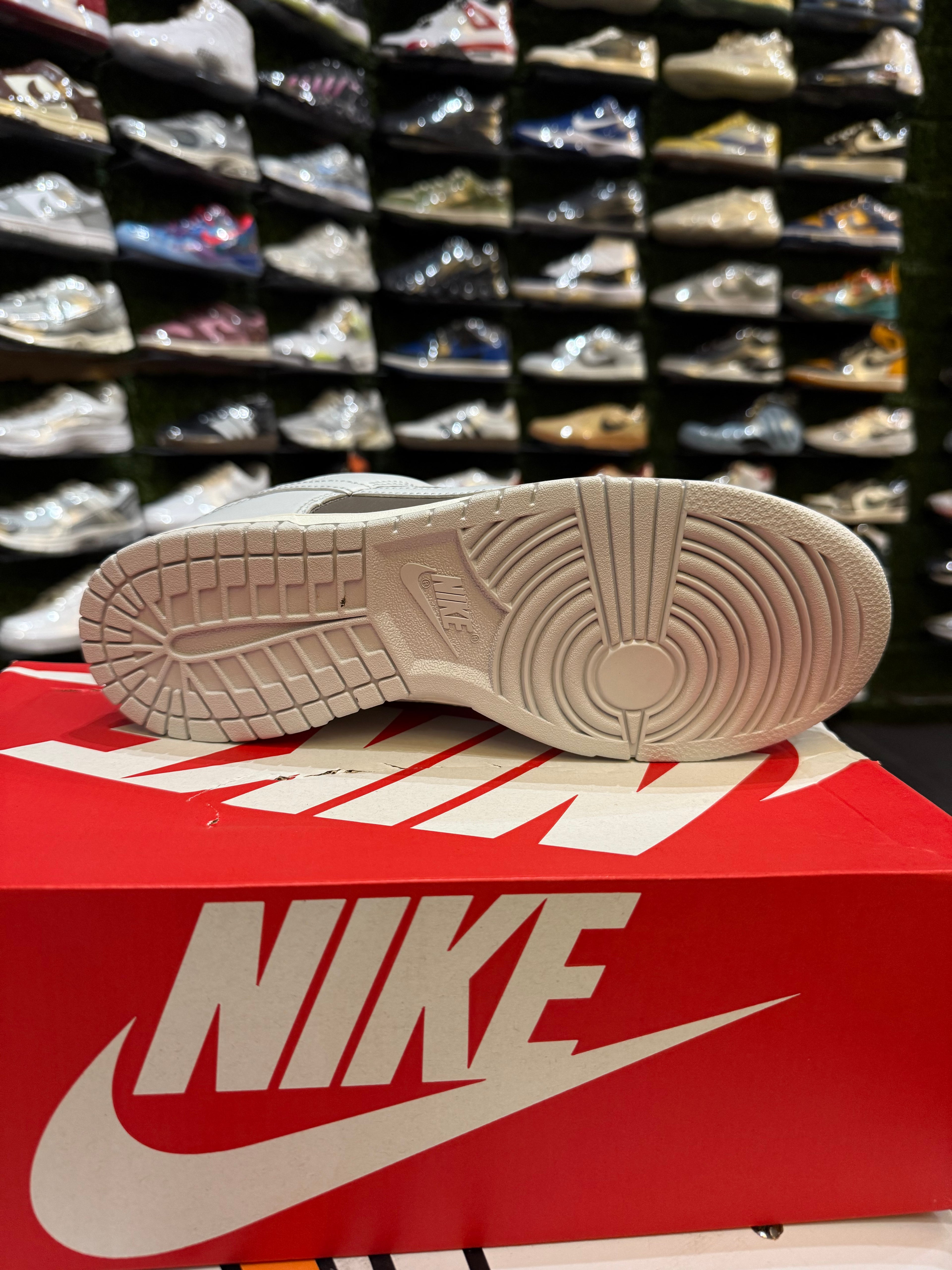 Dunk low cave stone