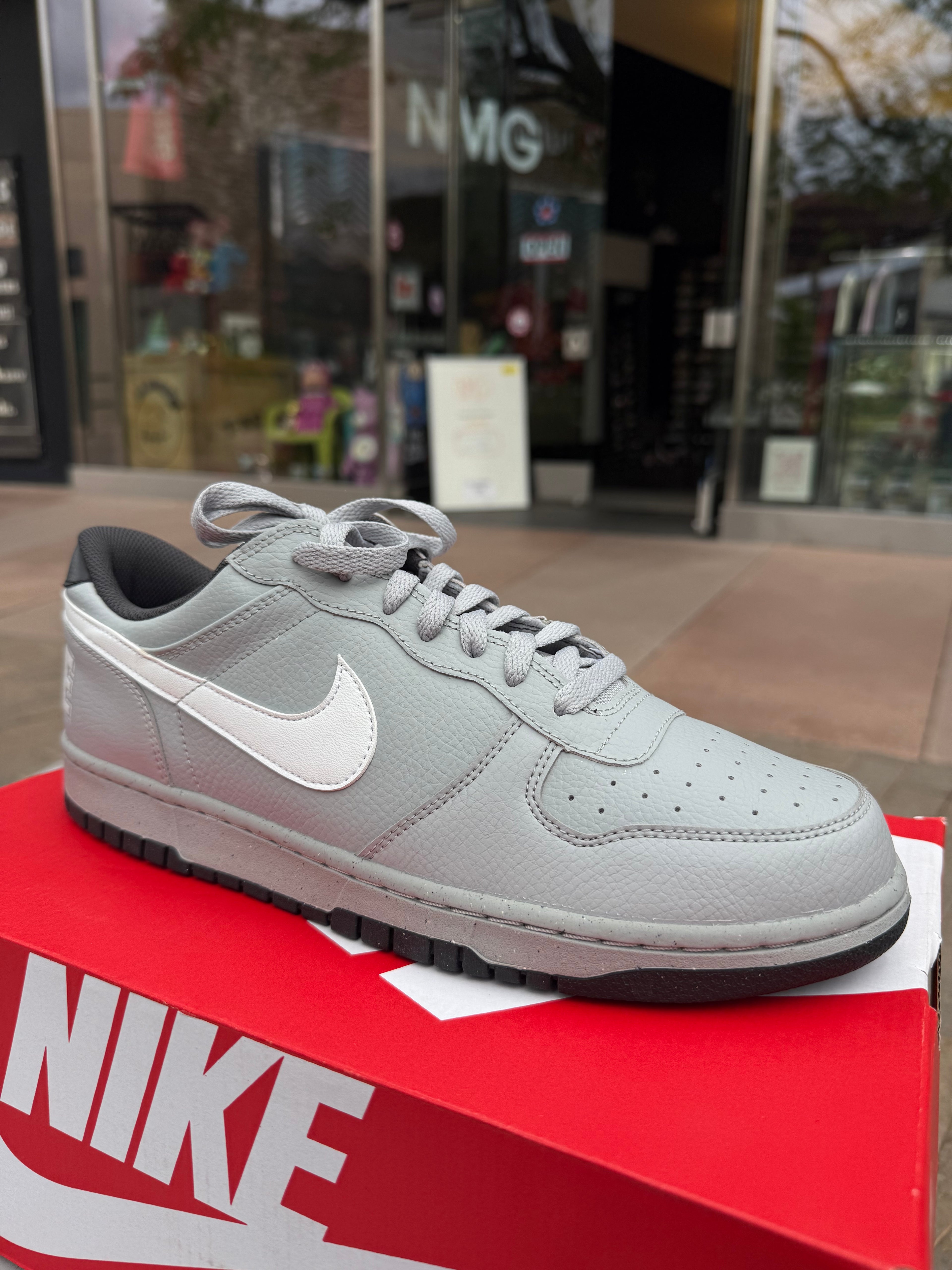 Nike big low