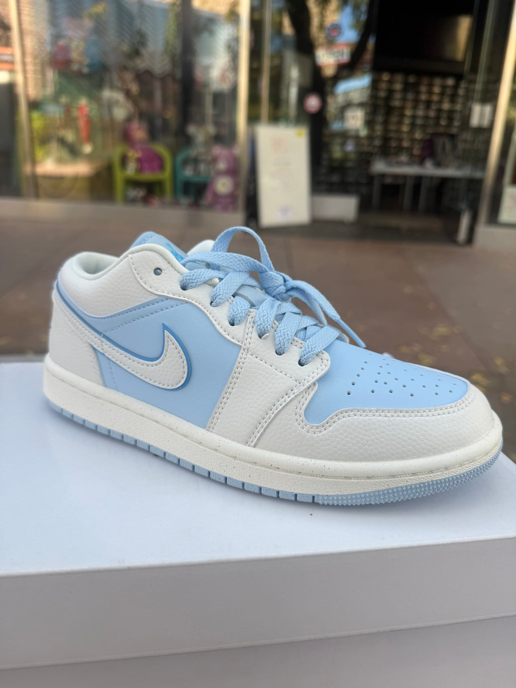 Jordan 1 low rev ice