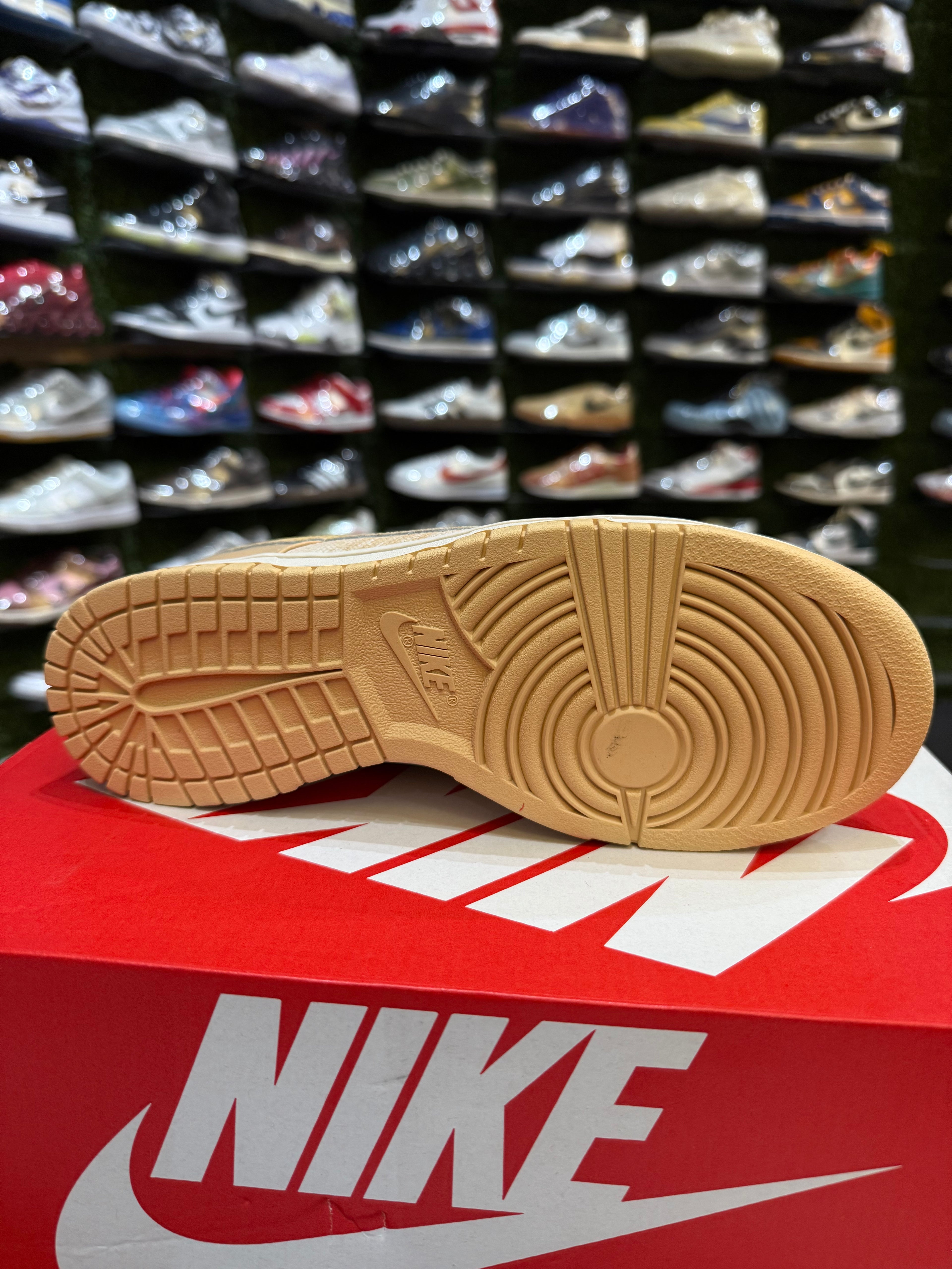 Dunk low light ore wood