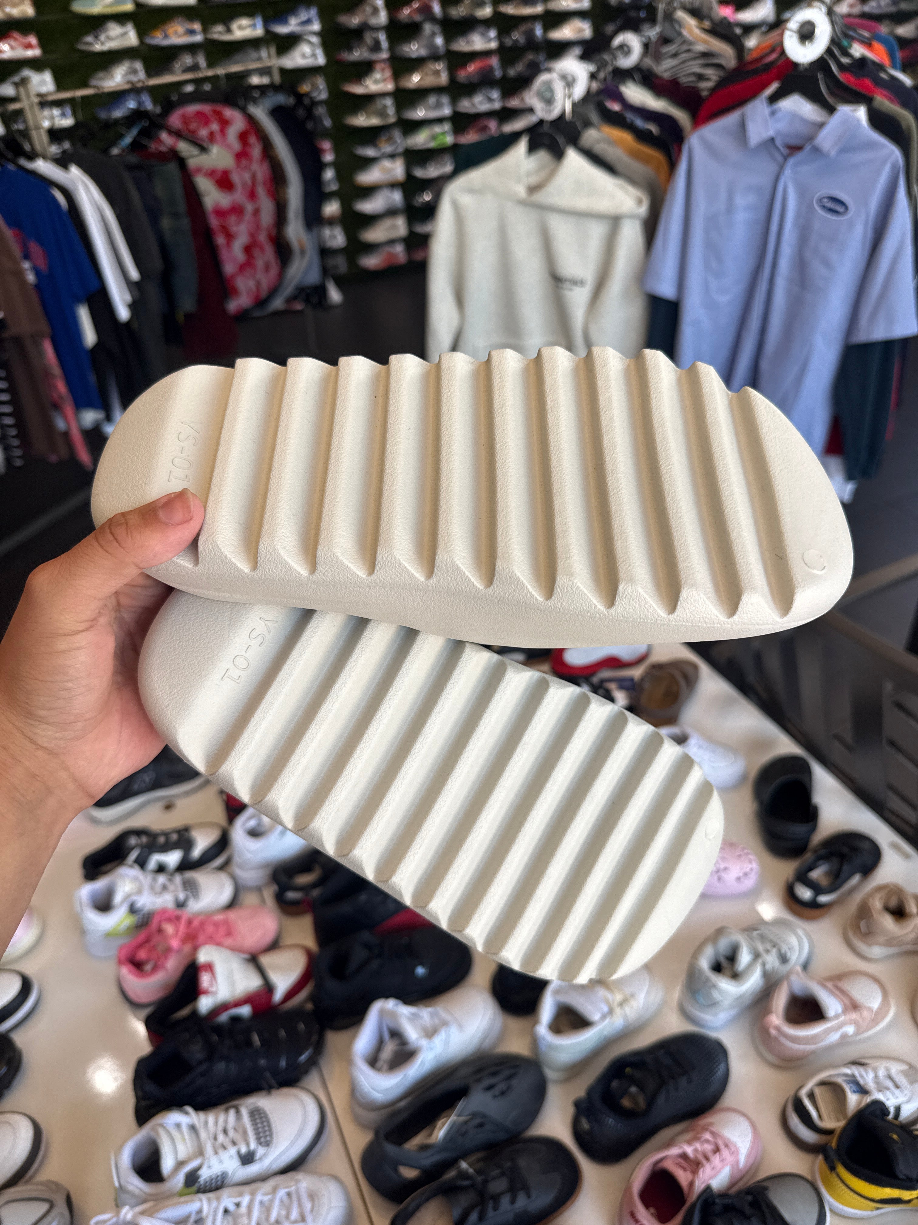 YZY YS-01 cream slices