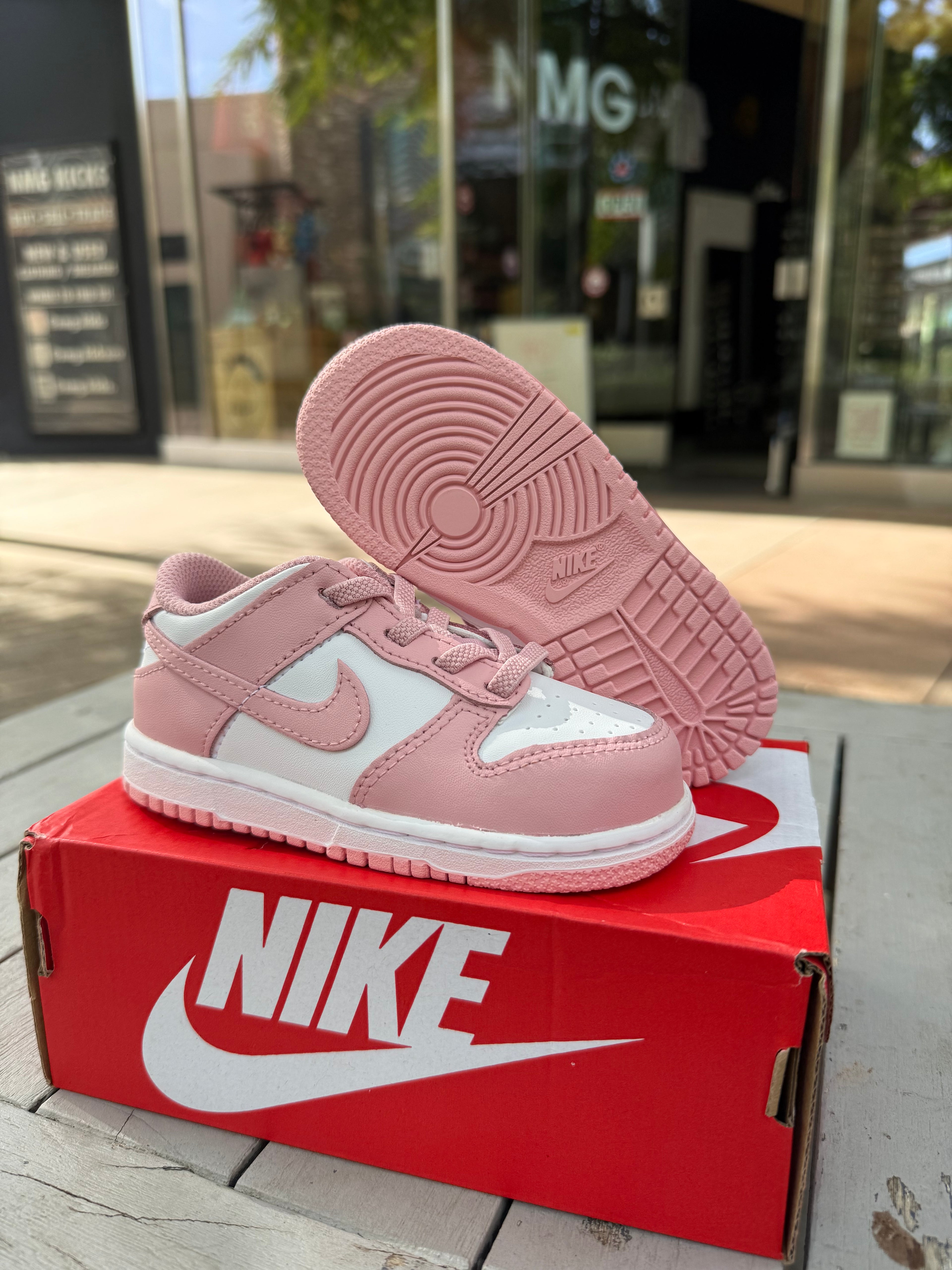 Dunk low white pomegranate
