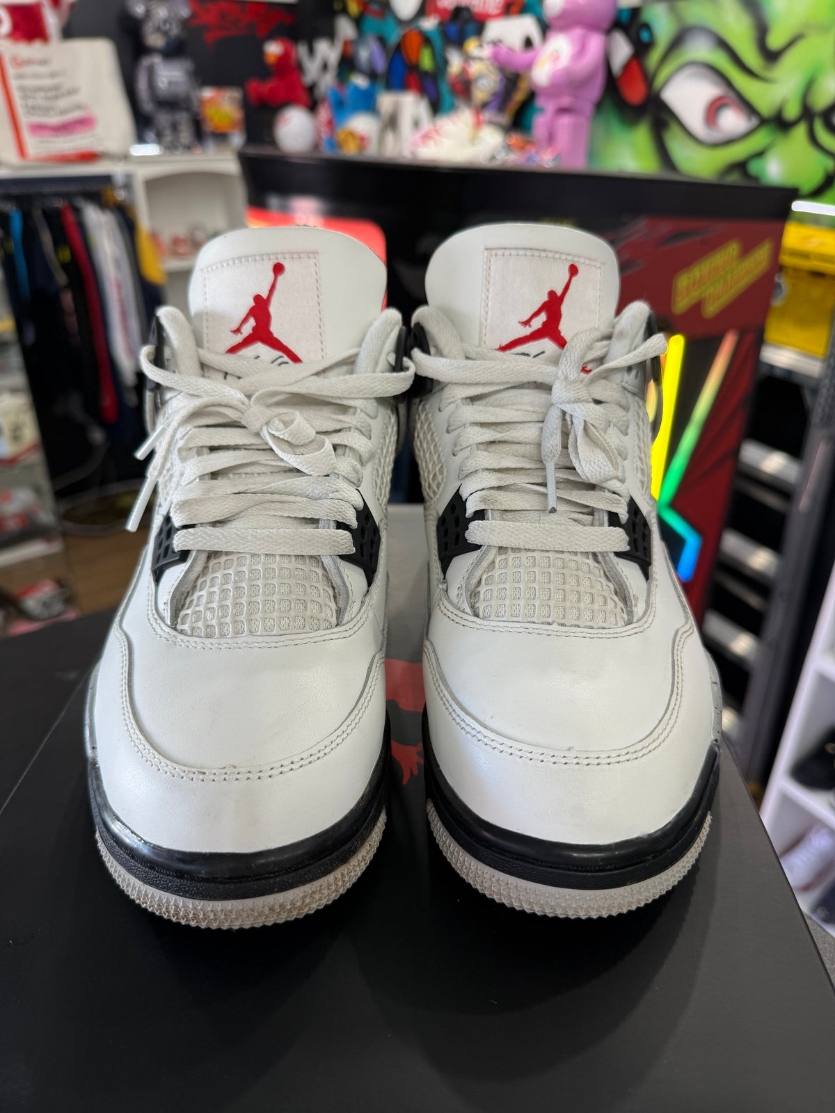 Jordan 4 White cement