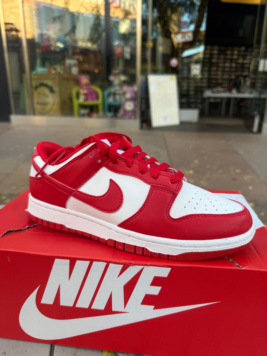 Dunk low university red