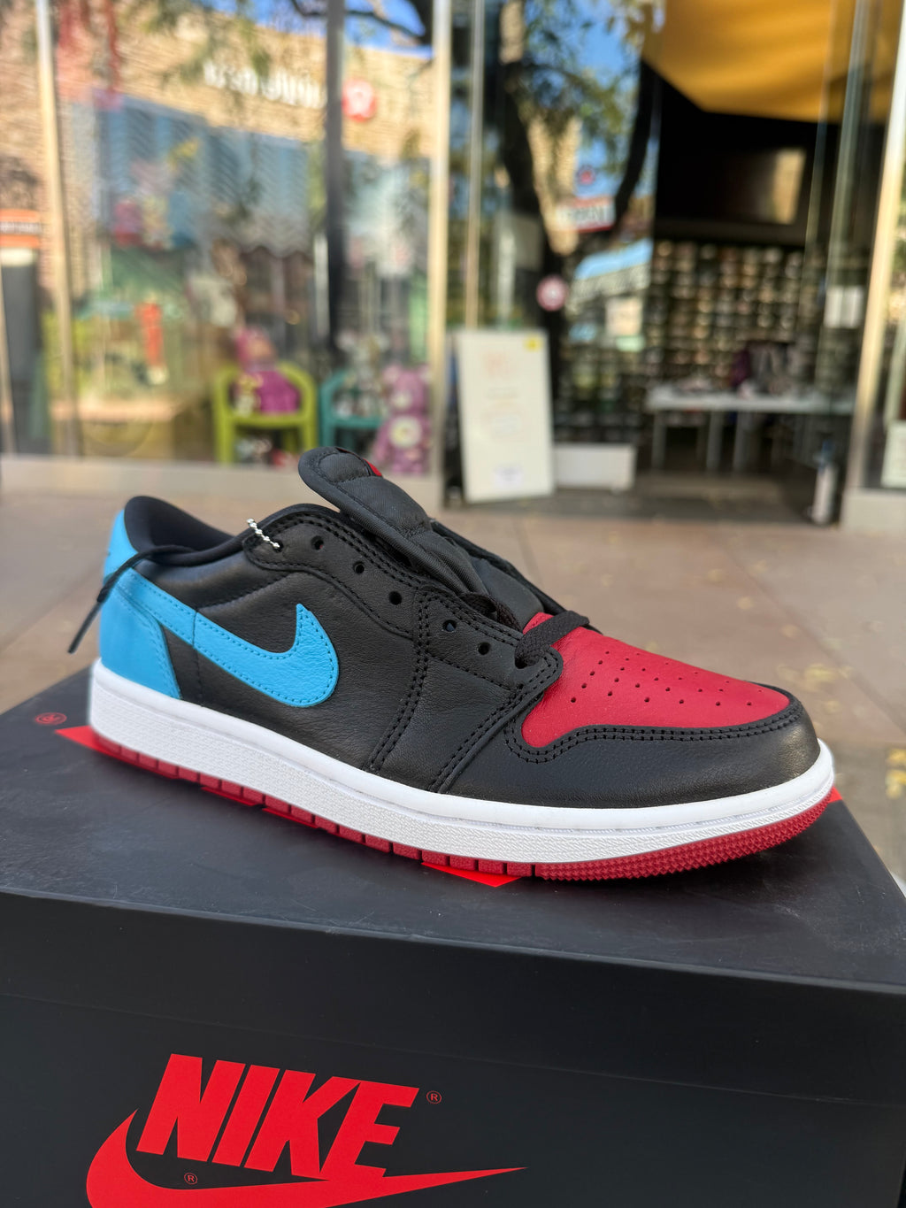 Jordan 1 low NC TO CHI