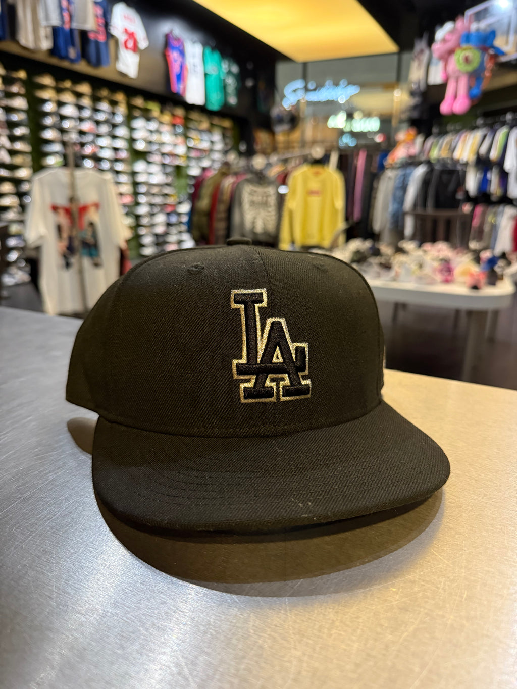 La fitted hat