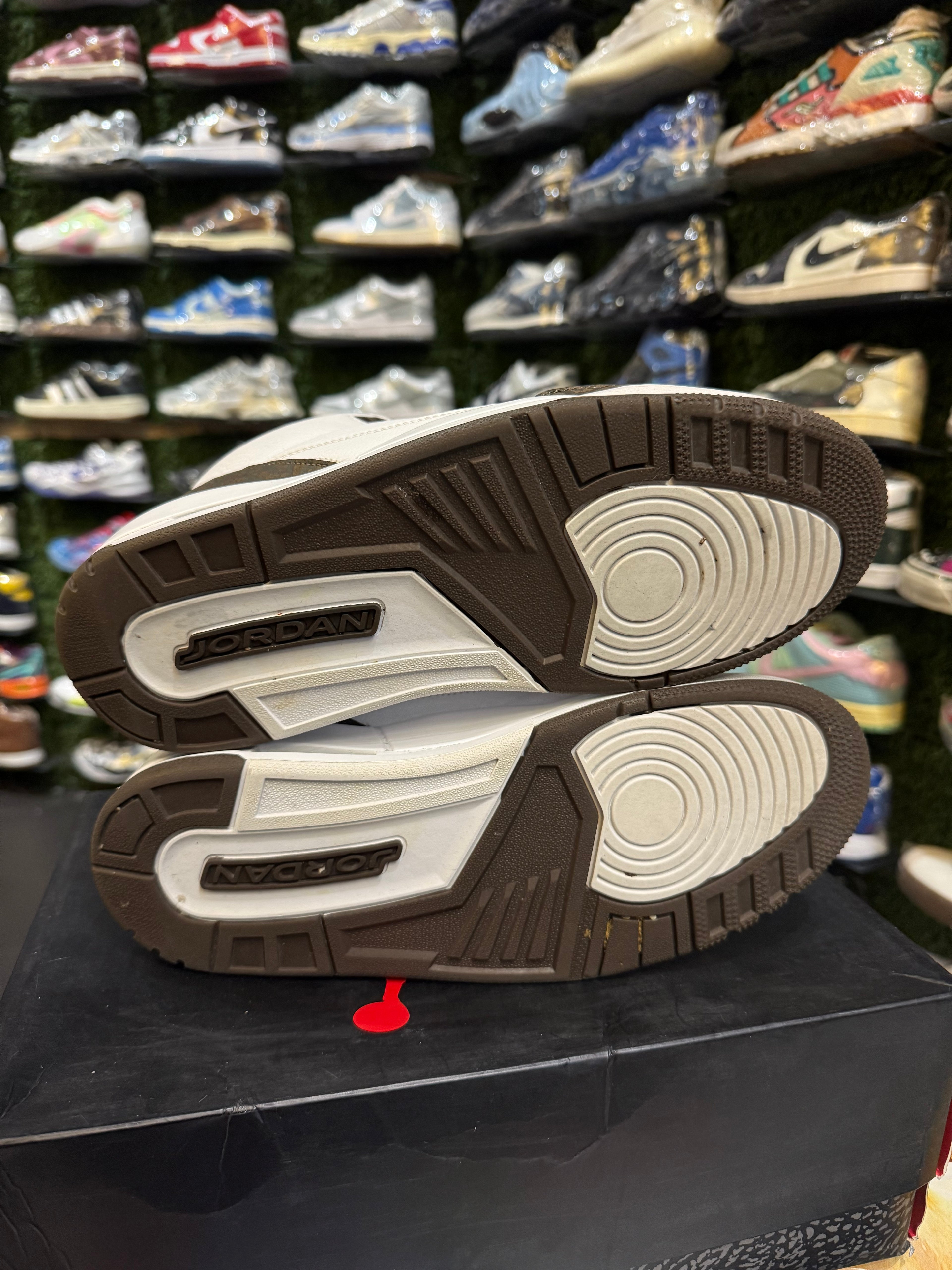 Jordan 3 mochas