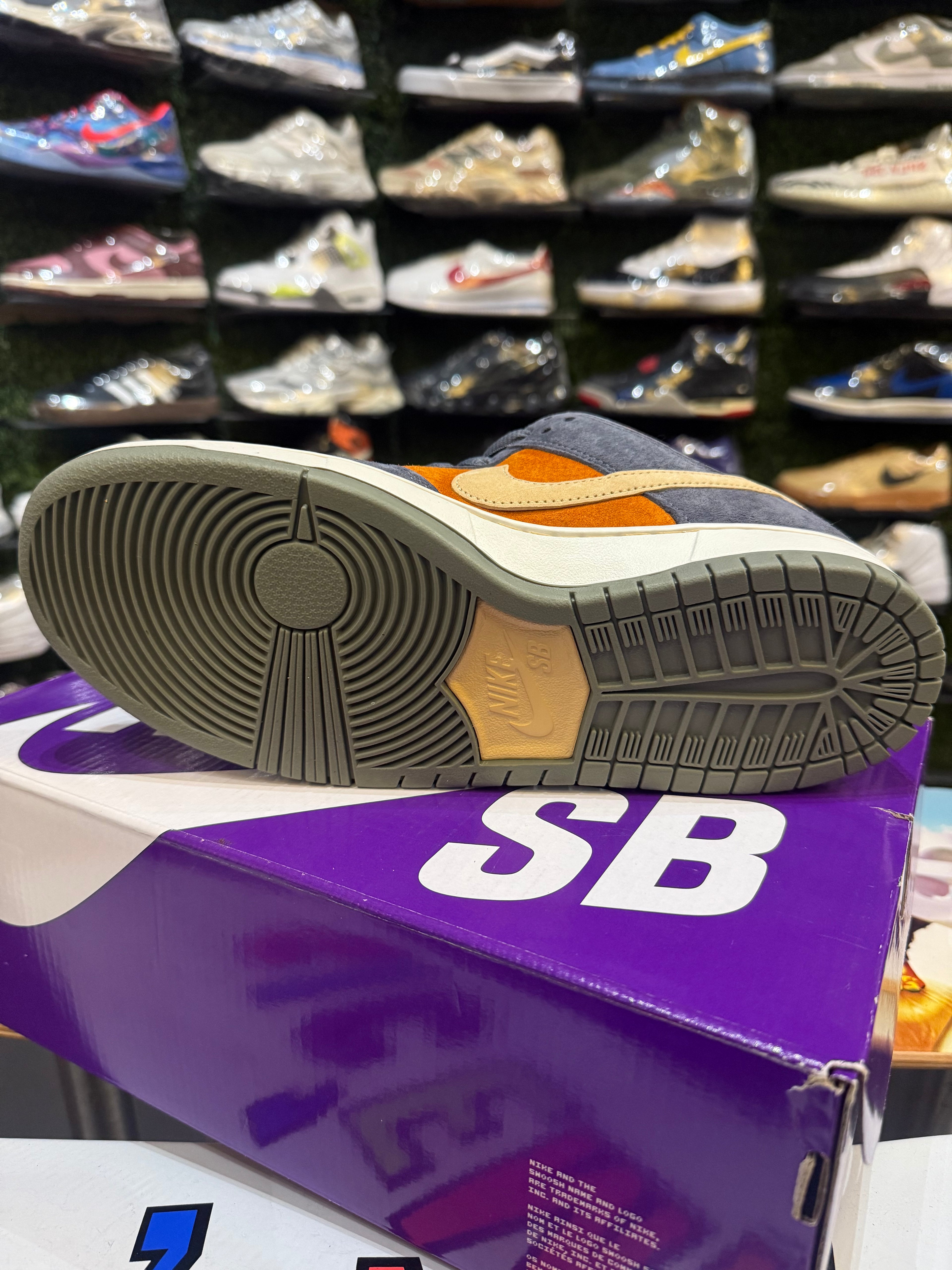 Sb dunk low carbon