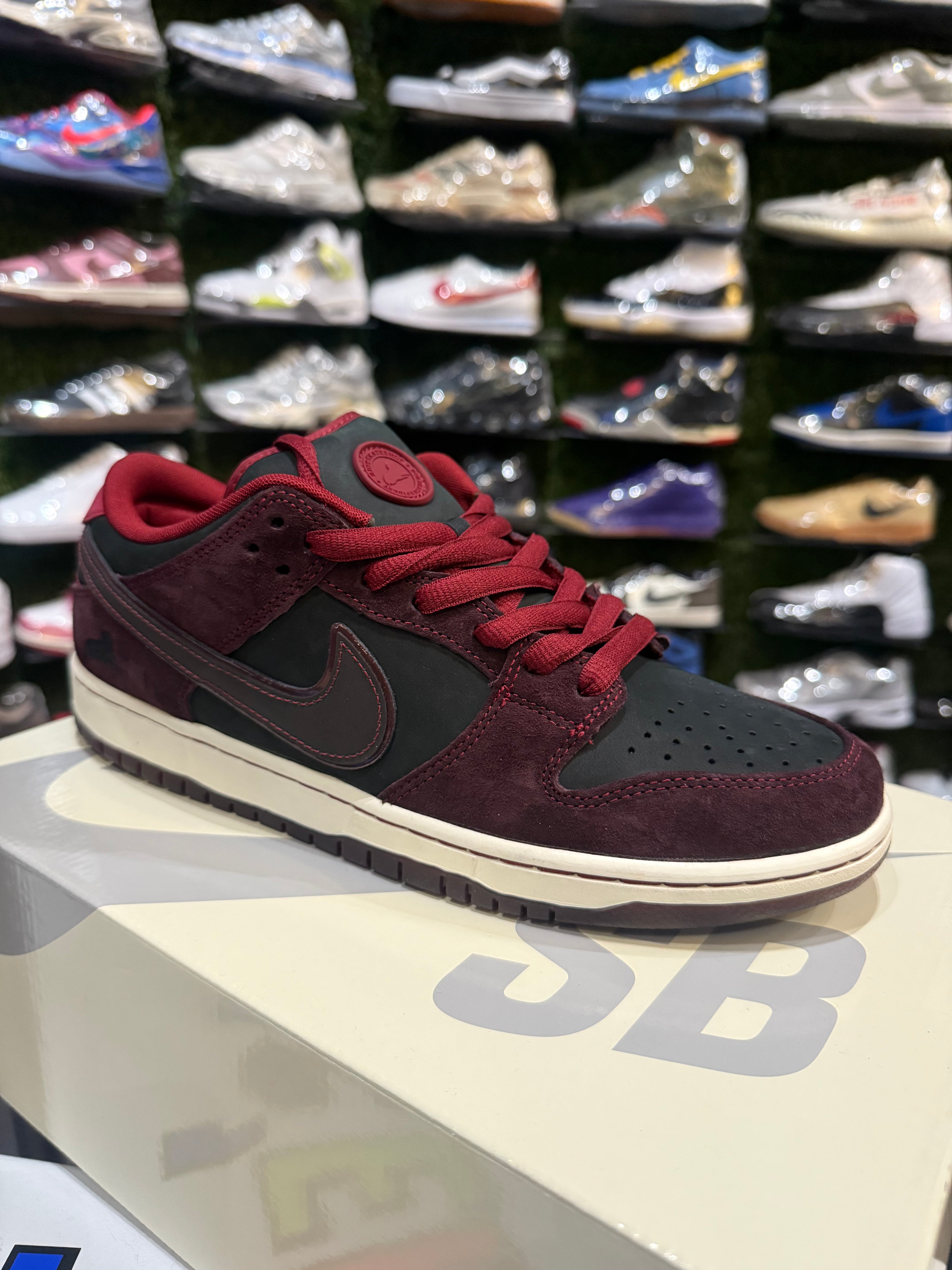 Dunk low riot skateboard