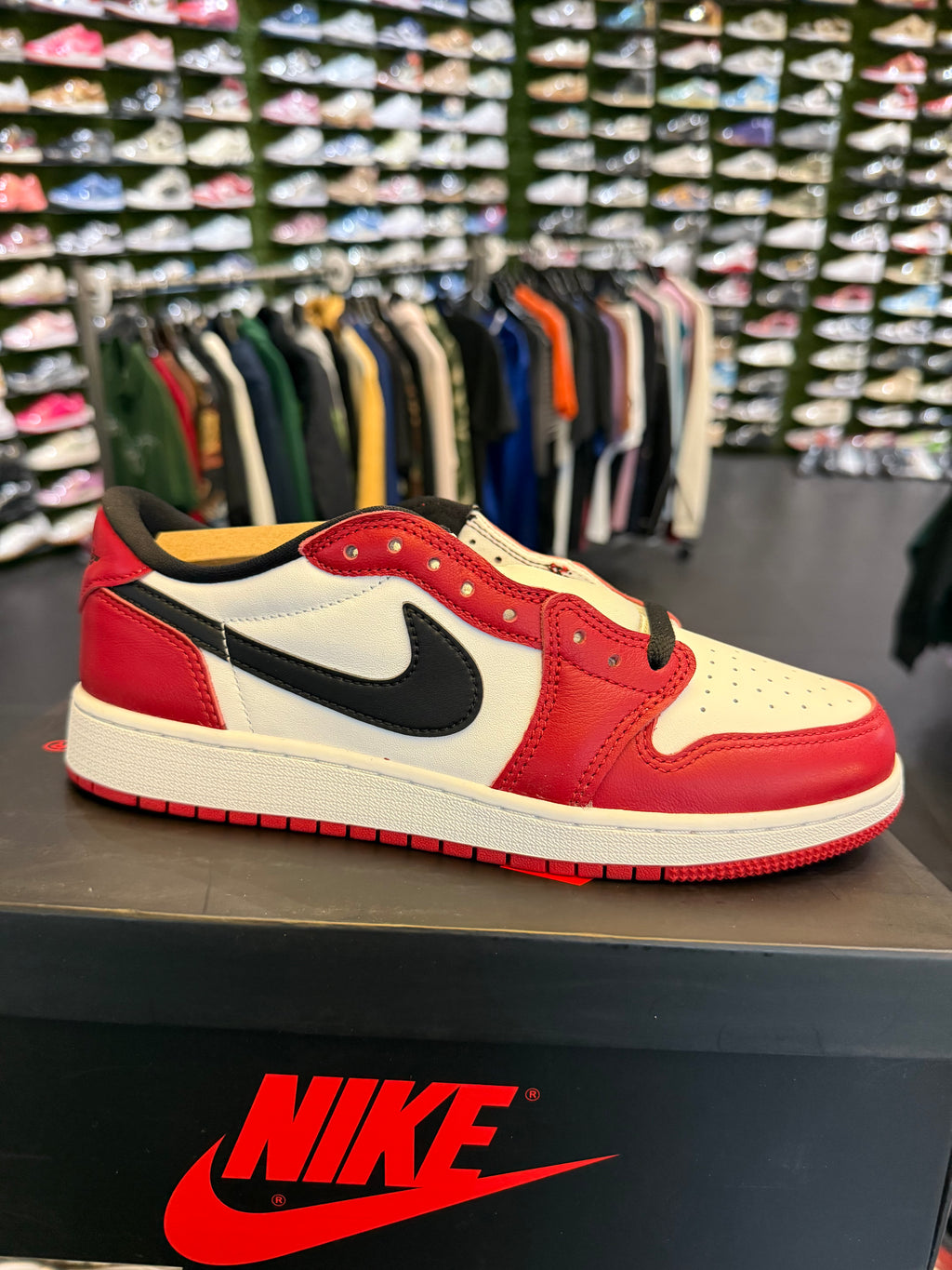 Jordan 1 low Chicago
