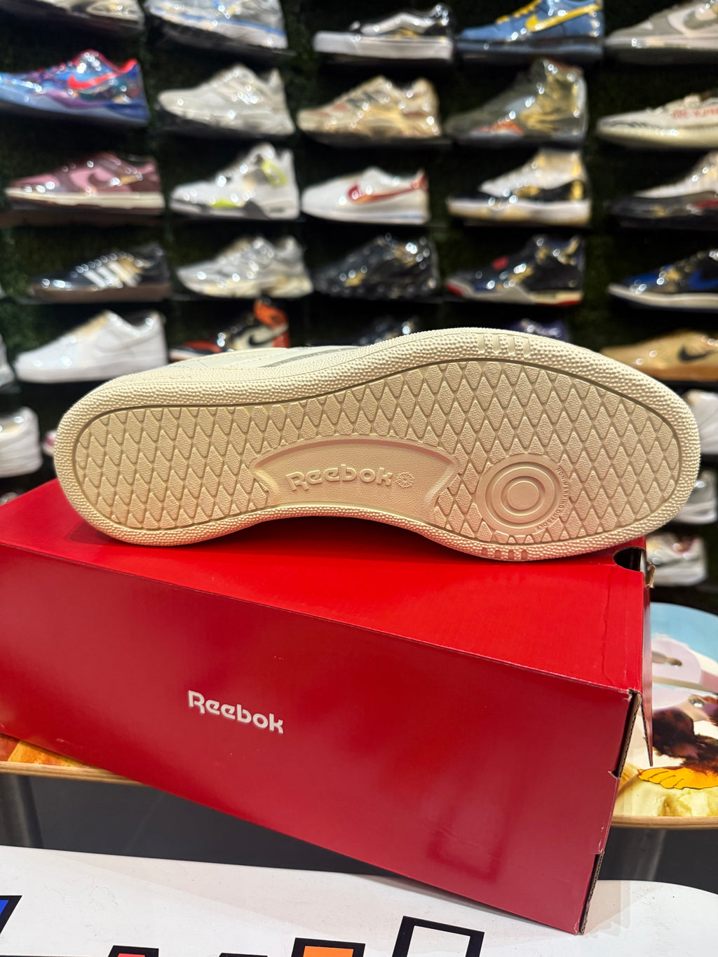 Reebok chalk navy