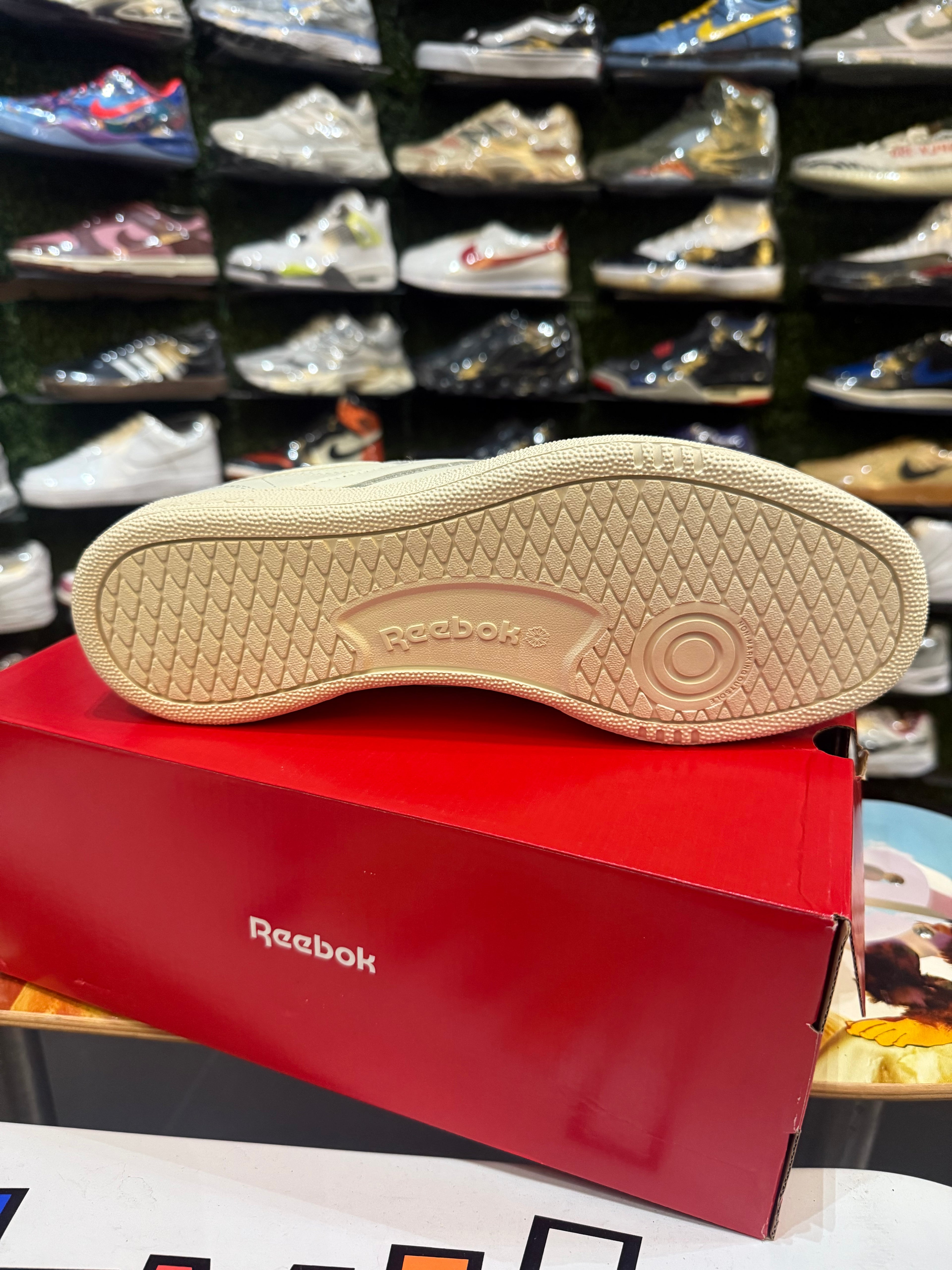 Reebok chalk navy