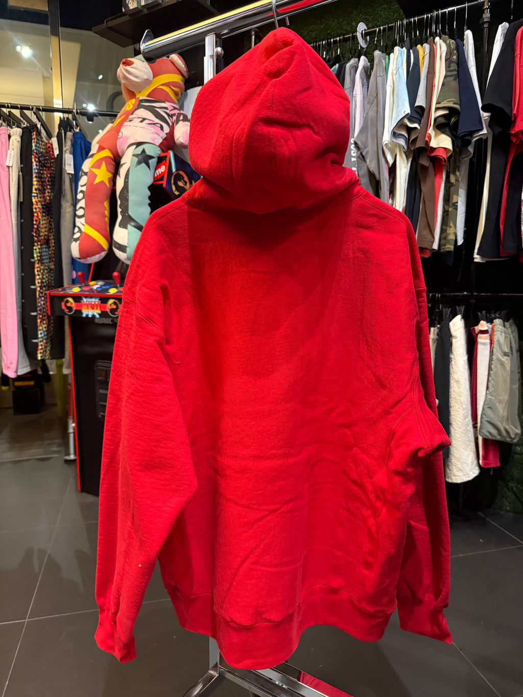 Supreme capital pull over