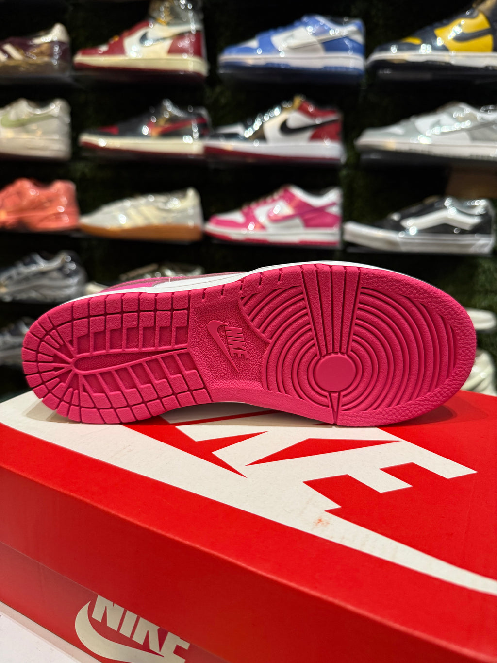 Dunk low laser fushia