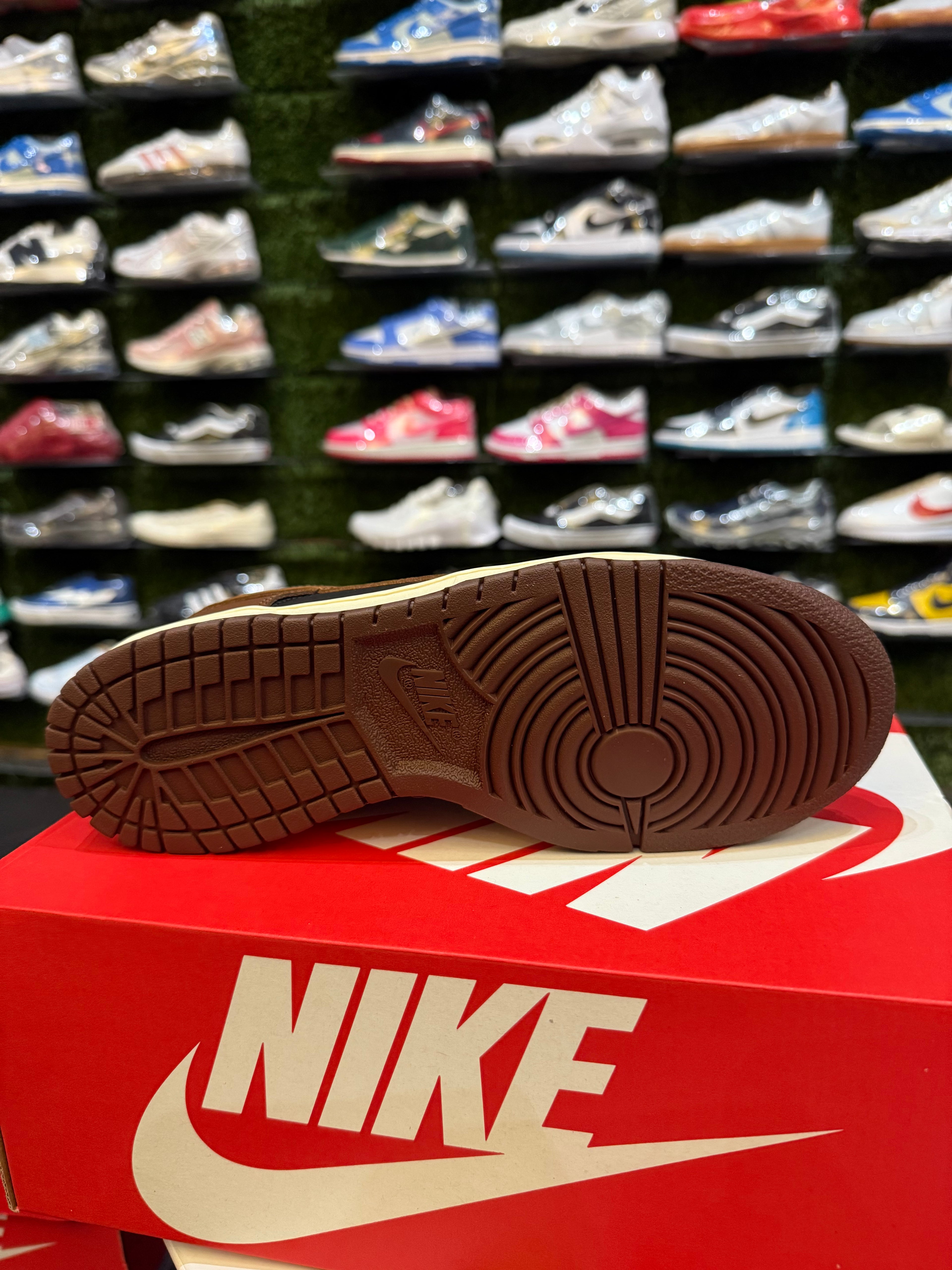 Dunk low brown