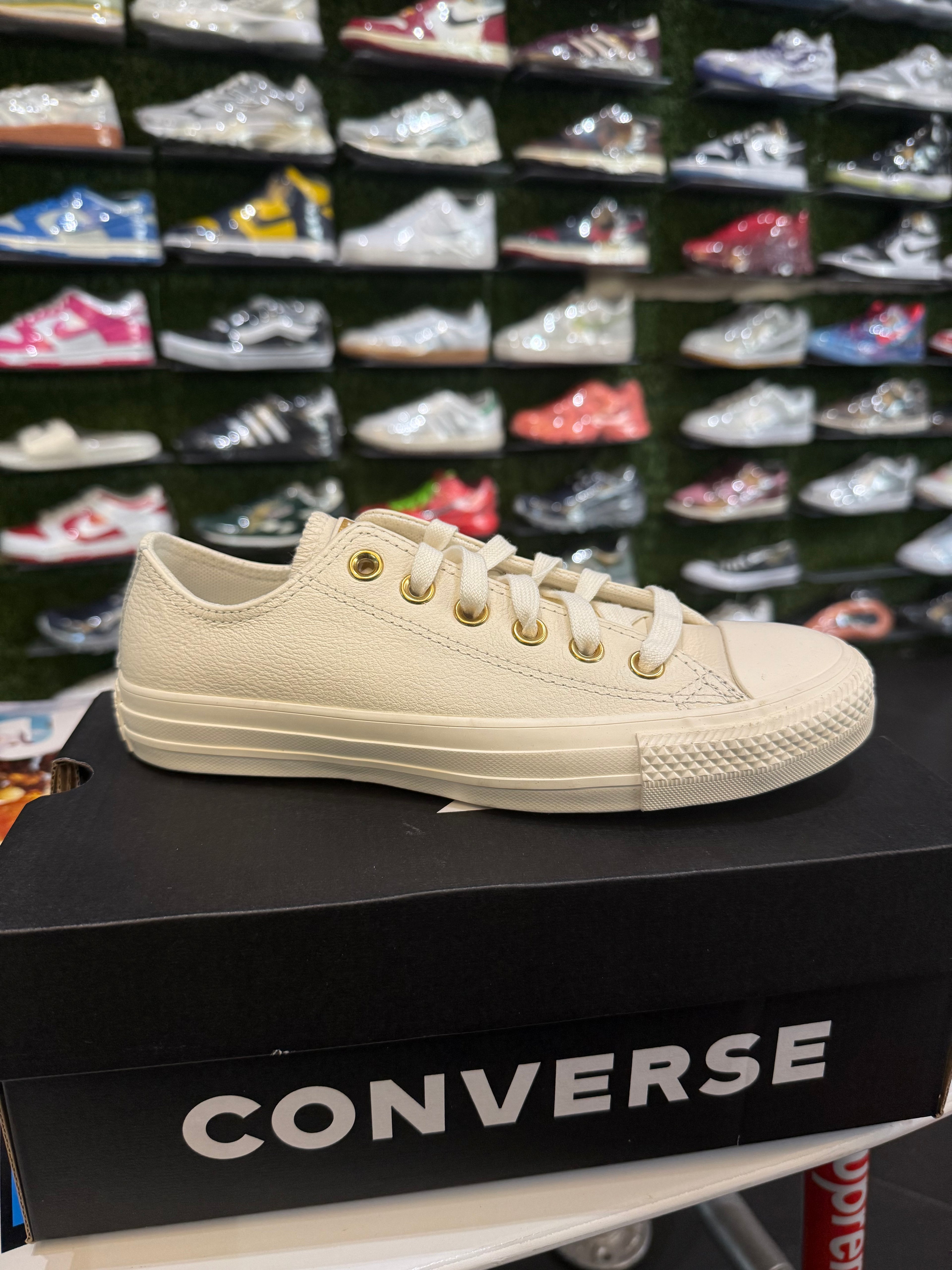 Converse low