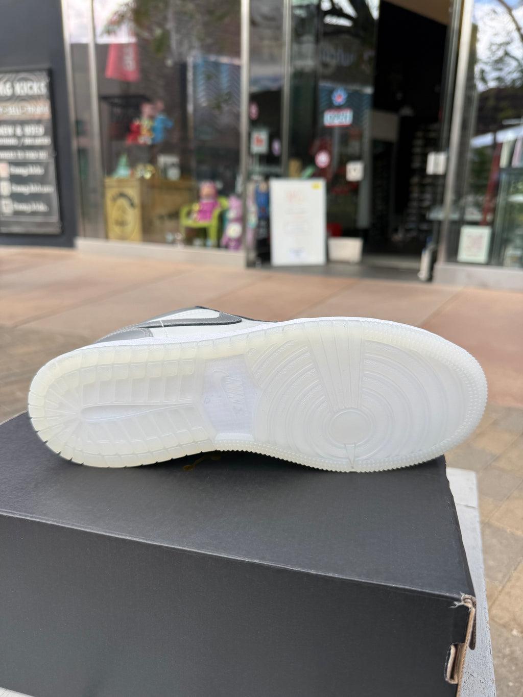 Jordan 1 low flat inspired by greatness
