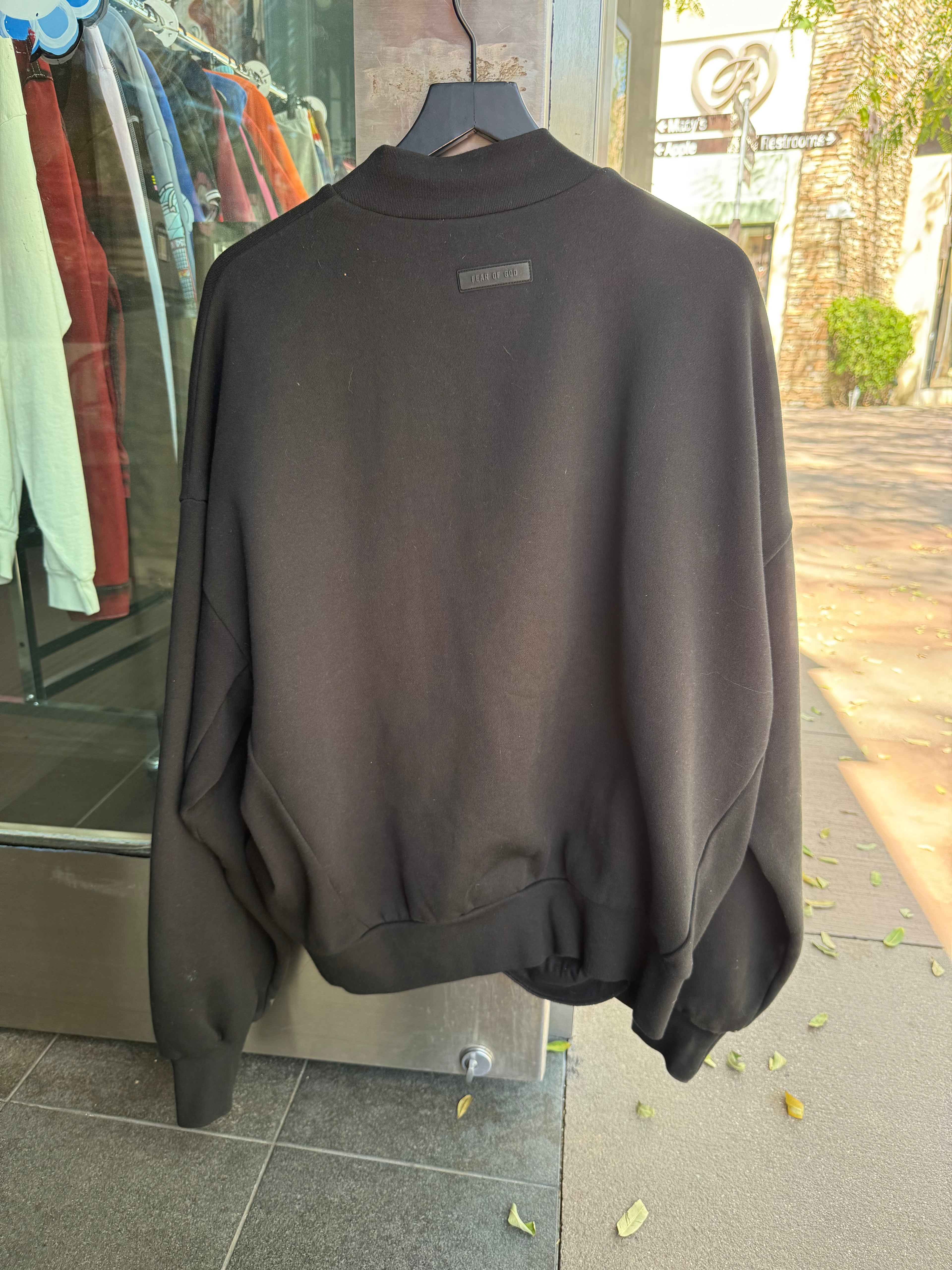 Essentials Black Crew