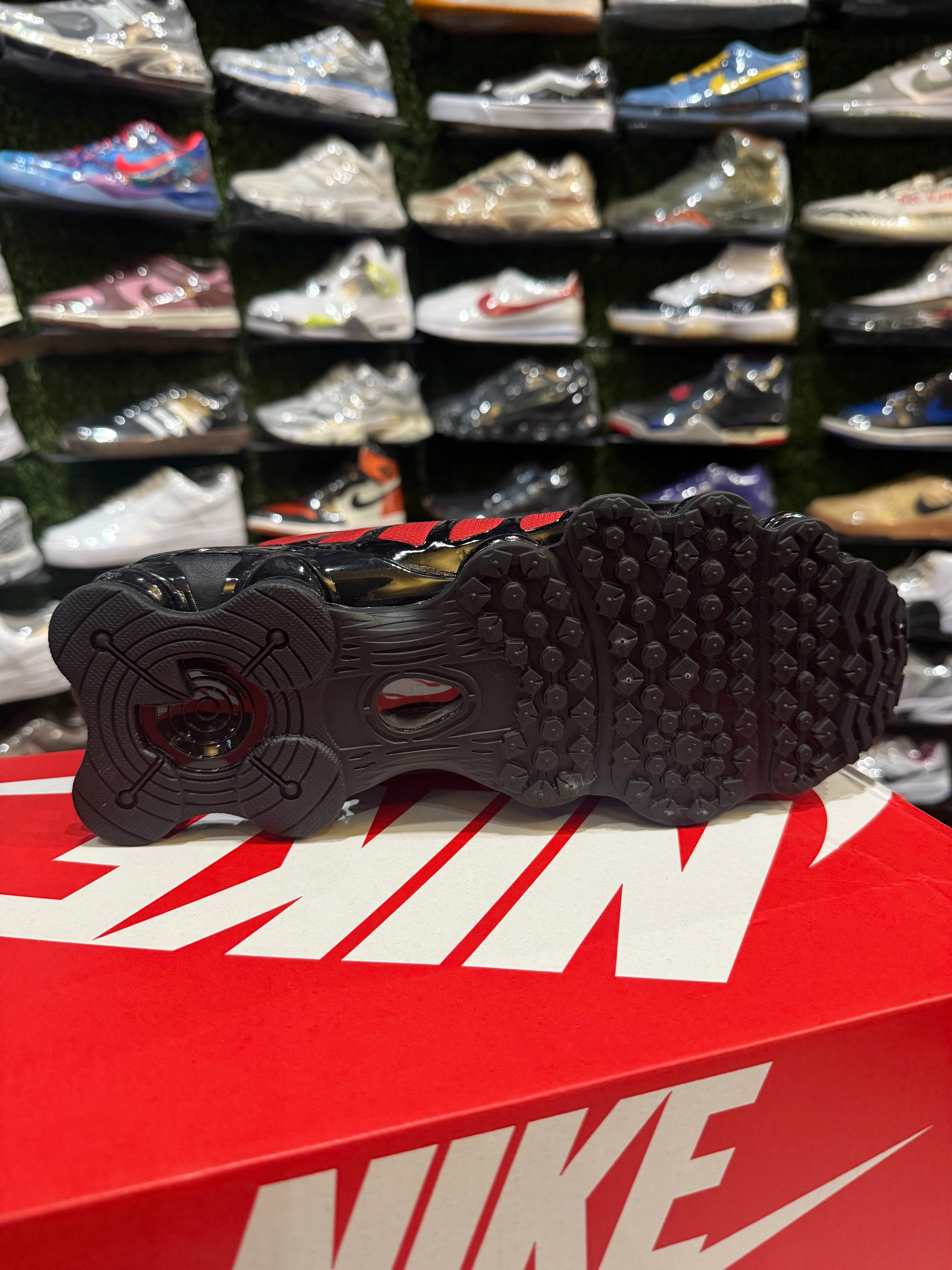 Nike shot red gradient