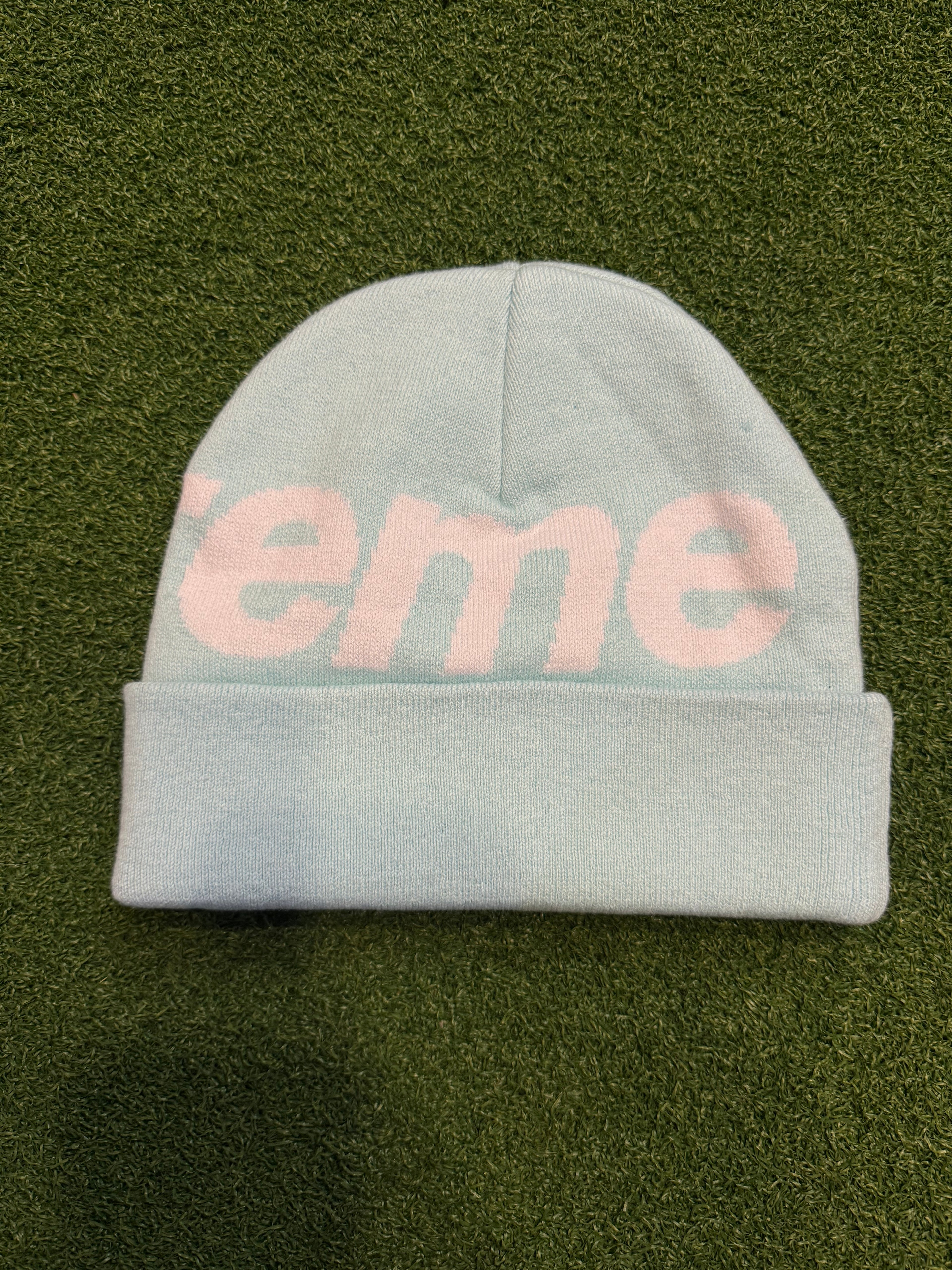Supreme big logo beanie