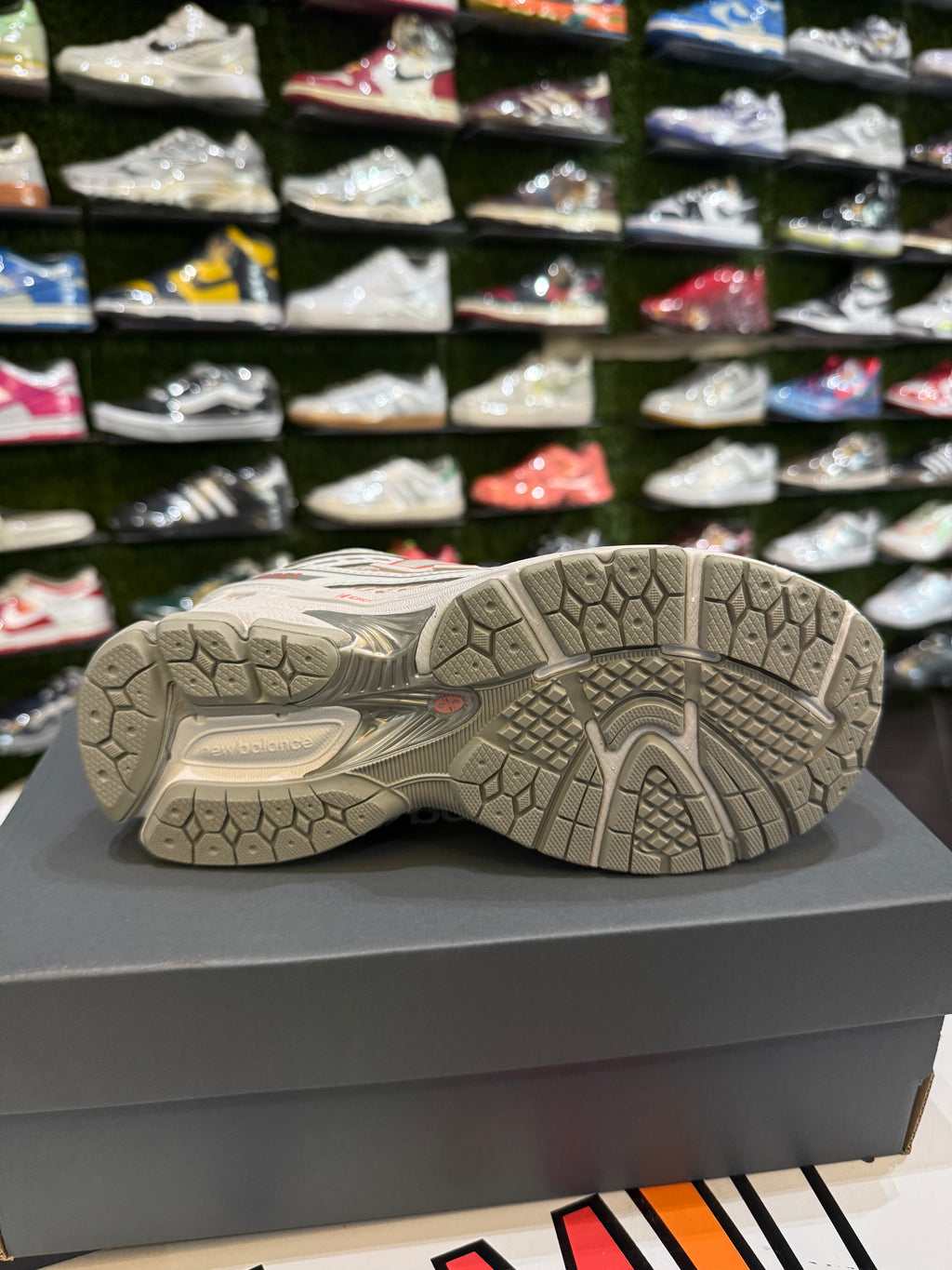 New balance 1906R