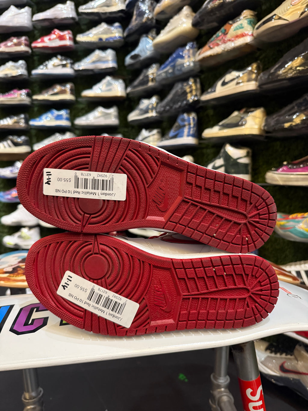 Jordan 1 metallic red