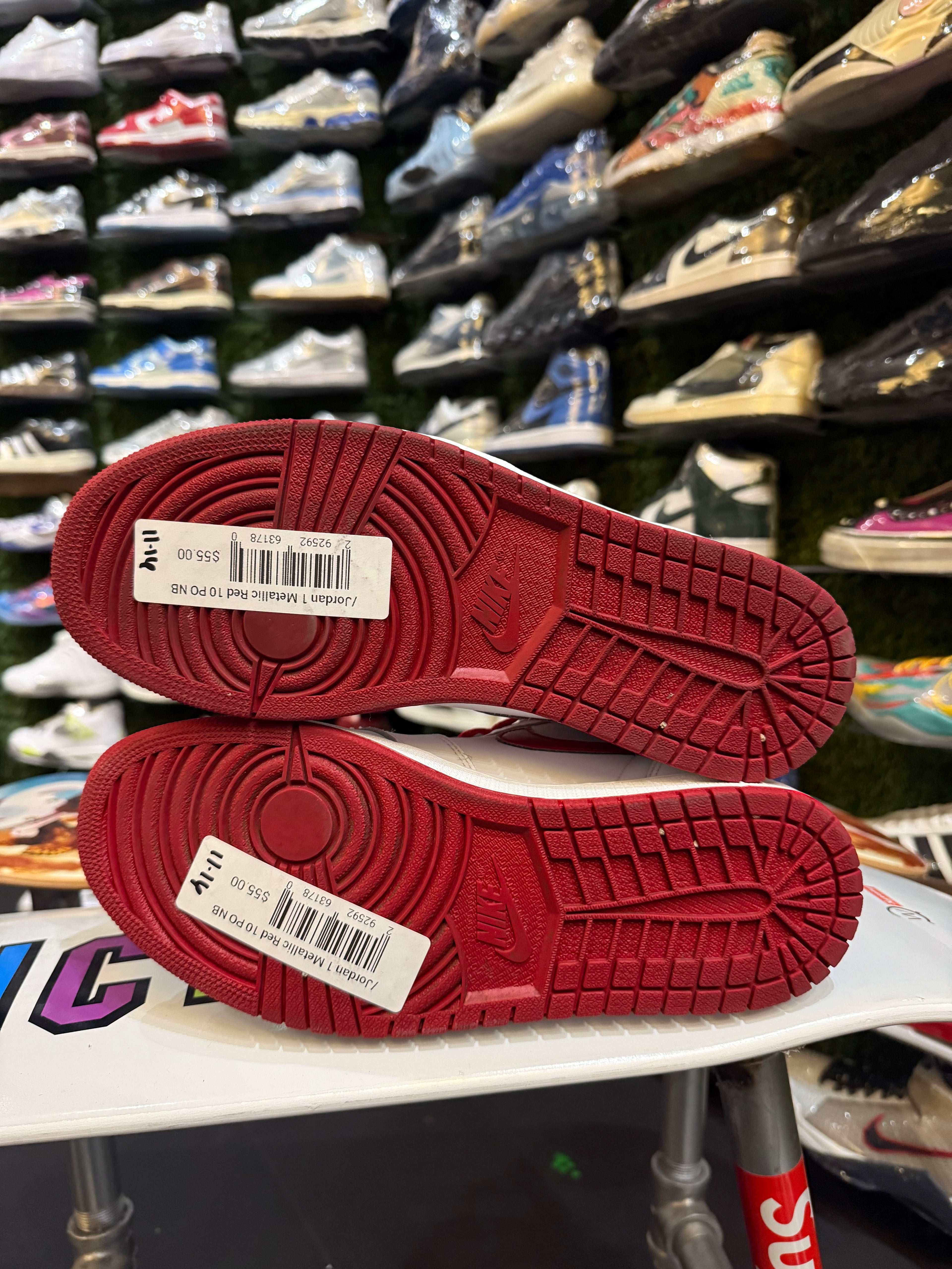 Jordan 1 metallic red