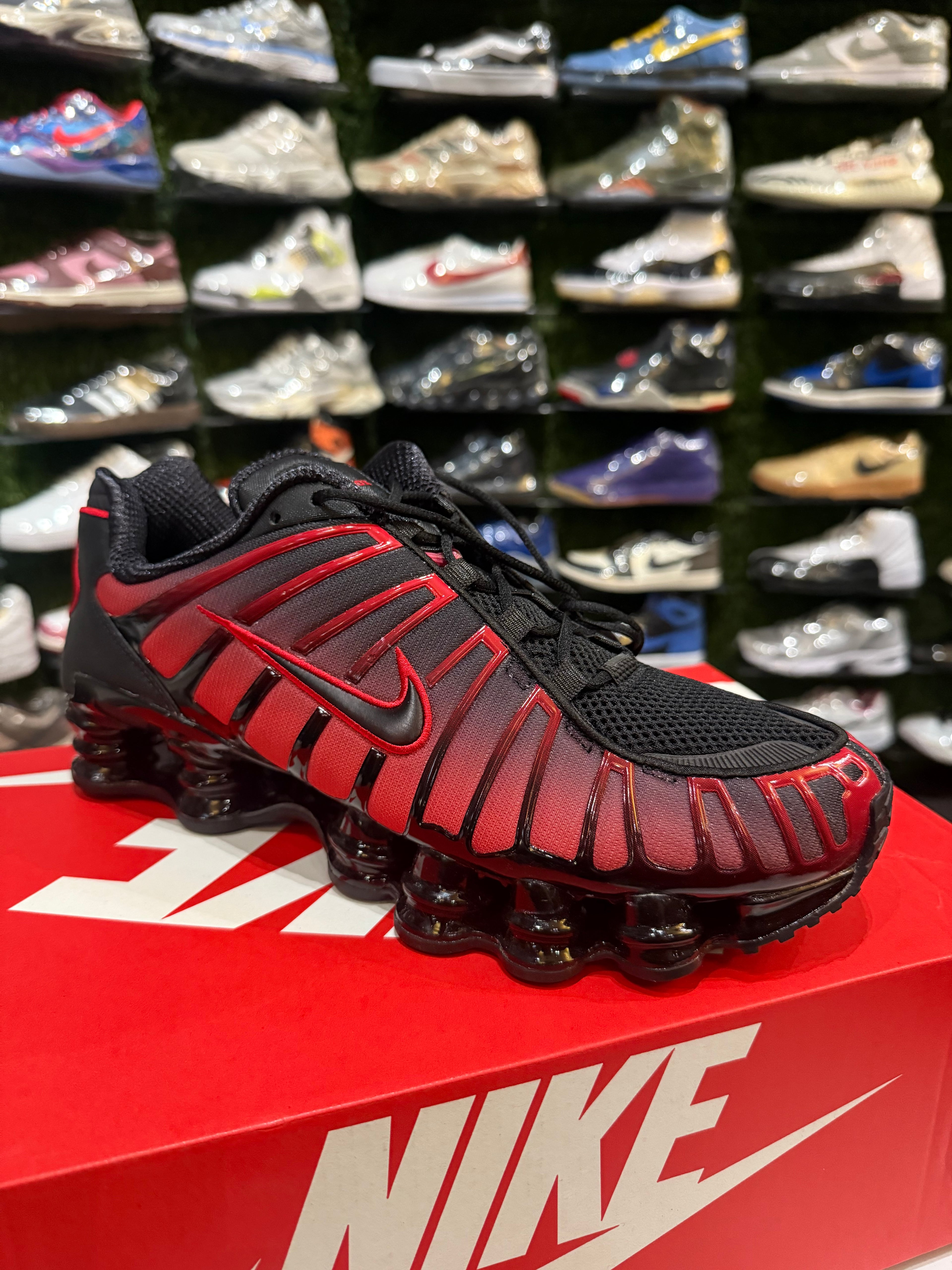 Nike shot red gradient