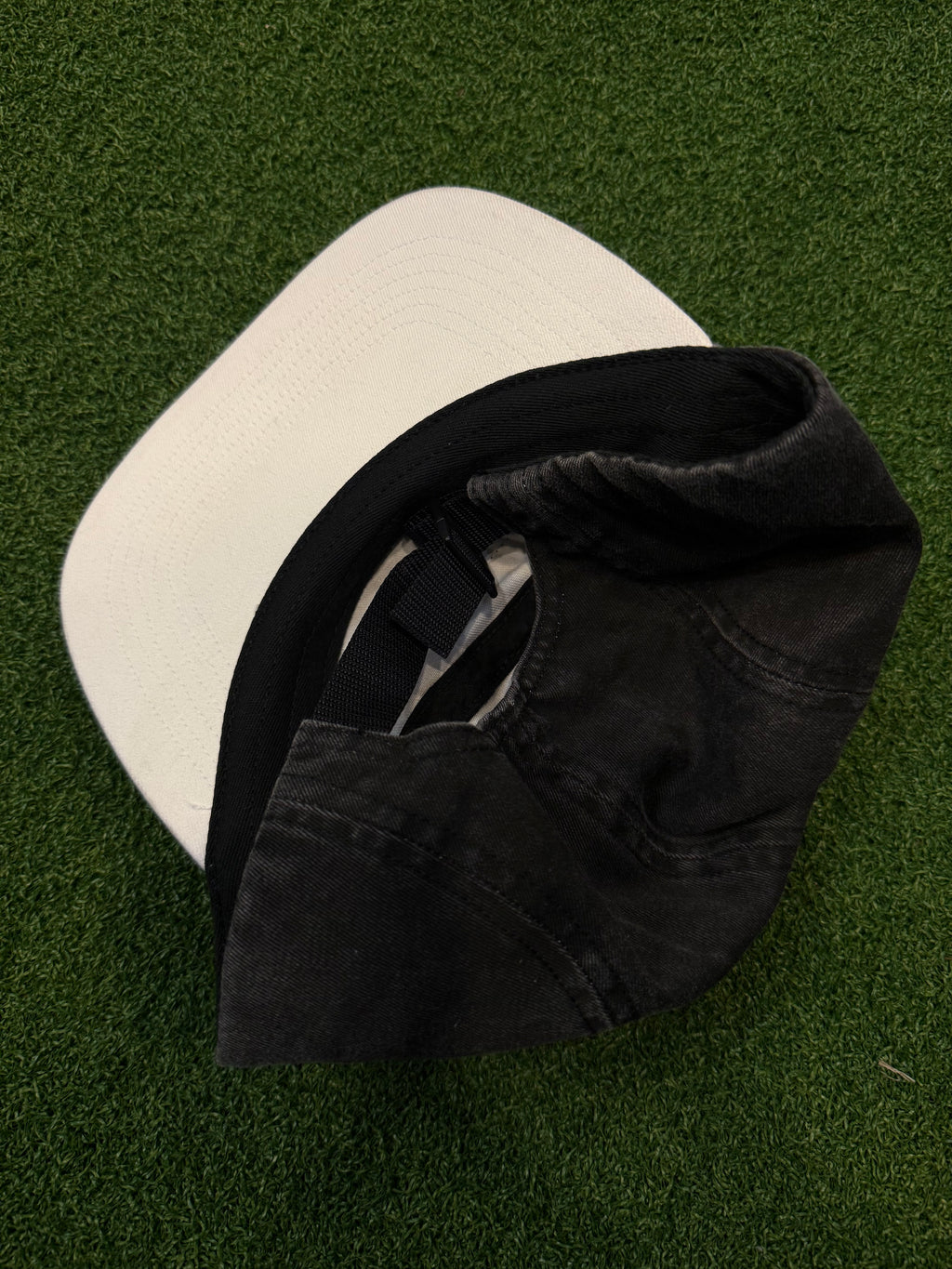 Supreme pigment 2-tone hat