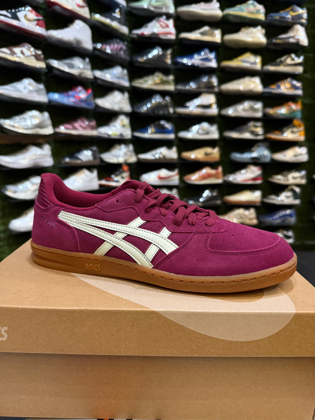 ASICS dried berry