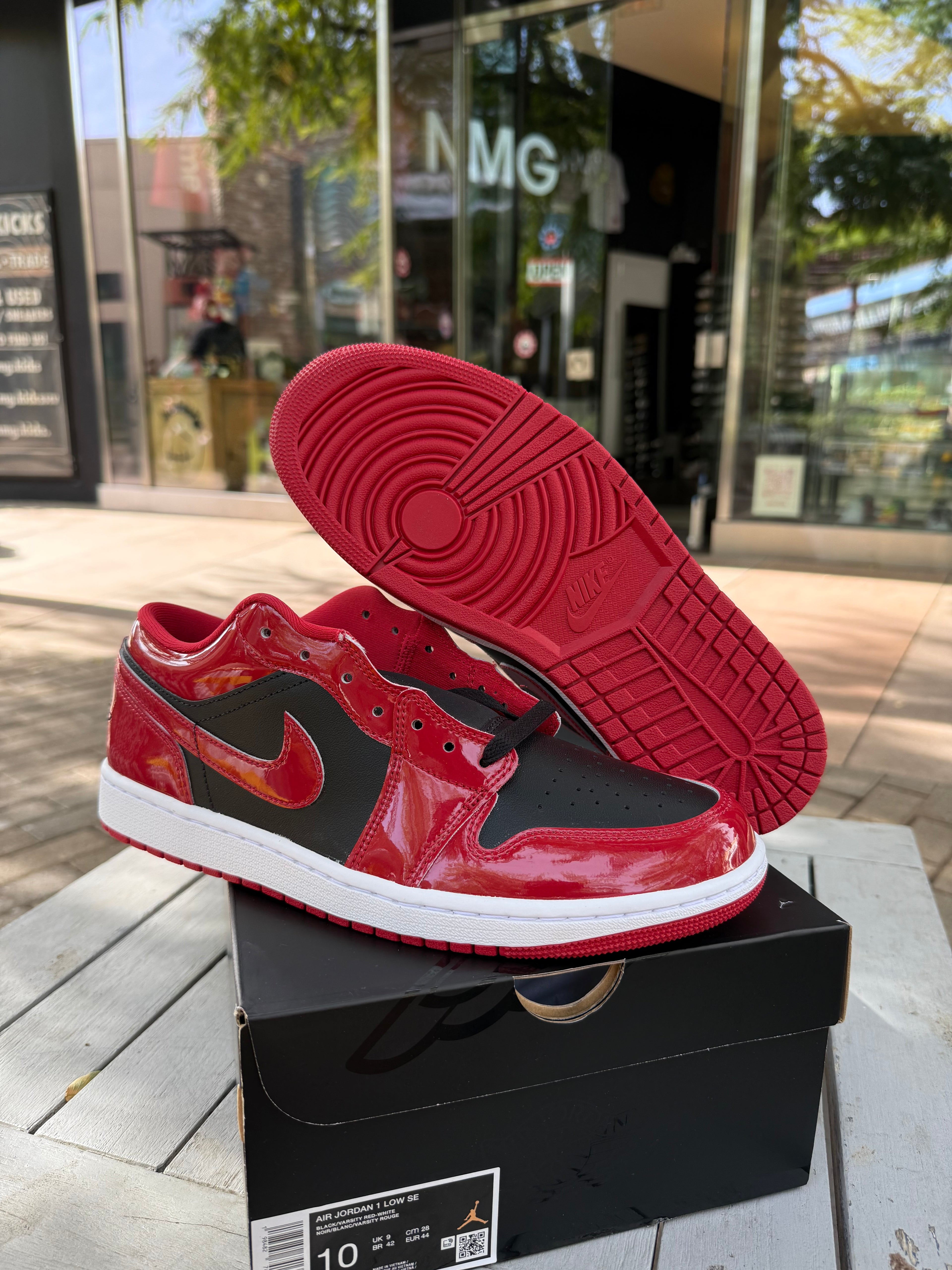 Jordan 1 low patent bred