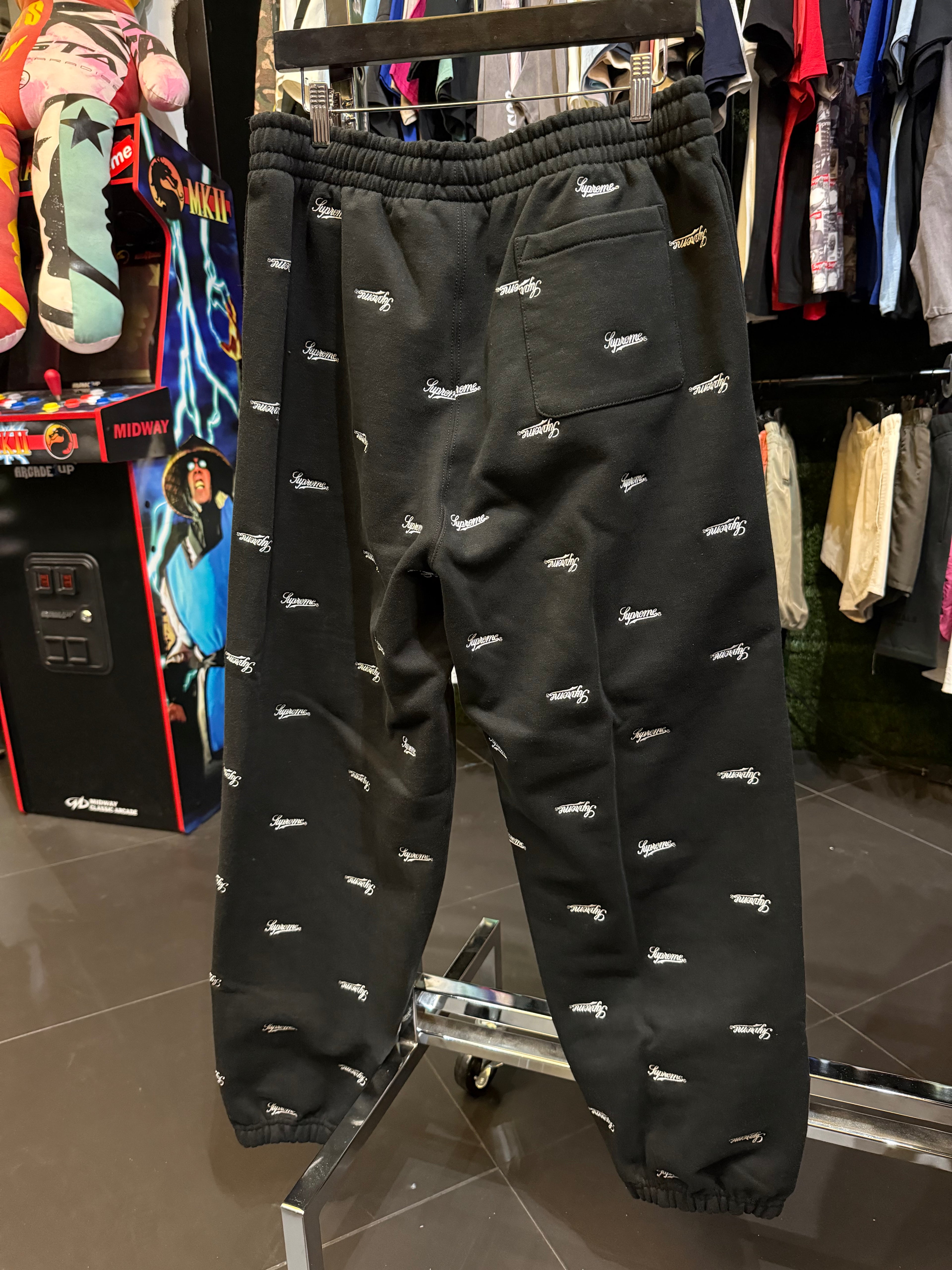 Supreme repeat sweatpants