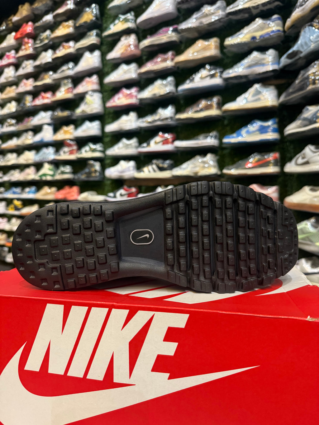 Airmax team red black