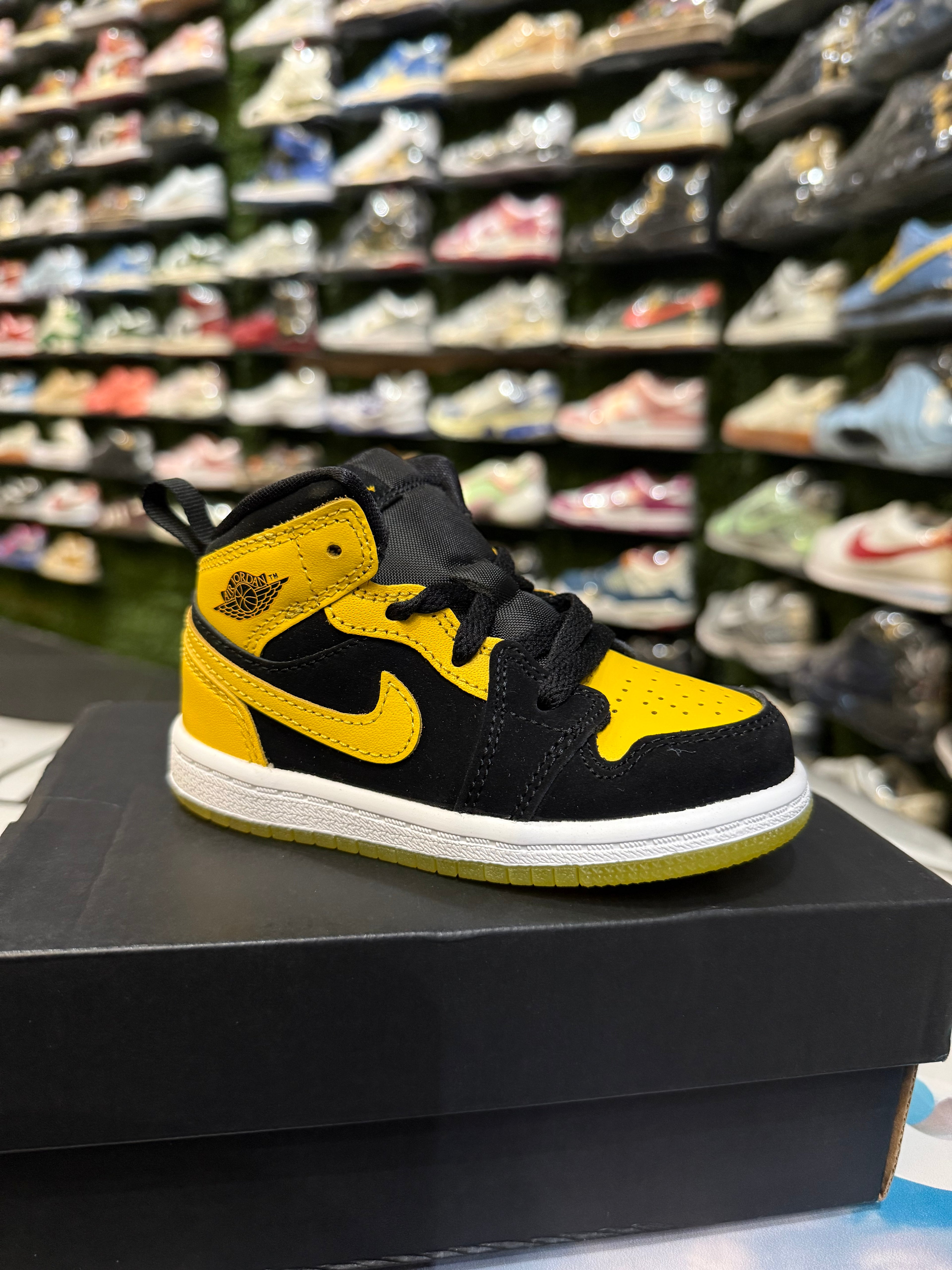 Jordan 1 mid new love