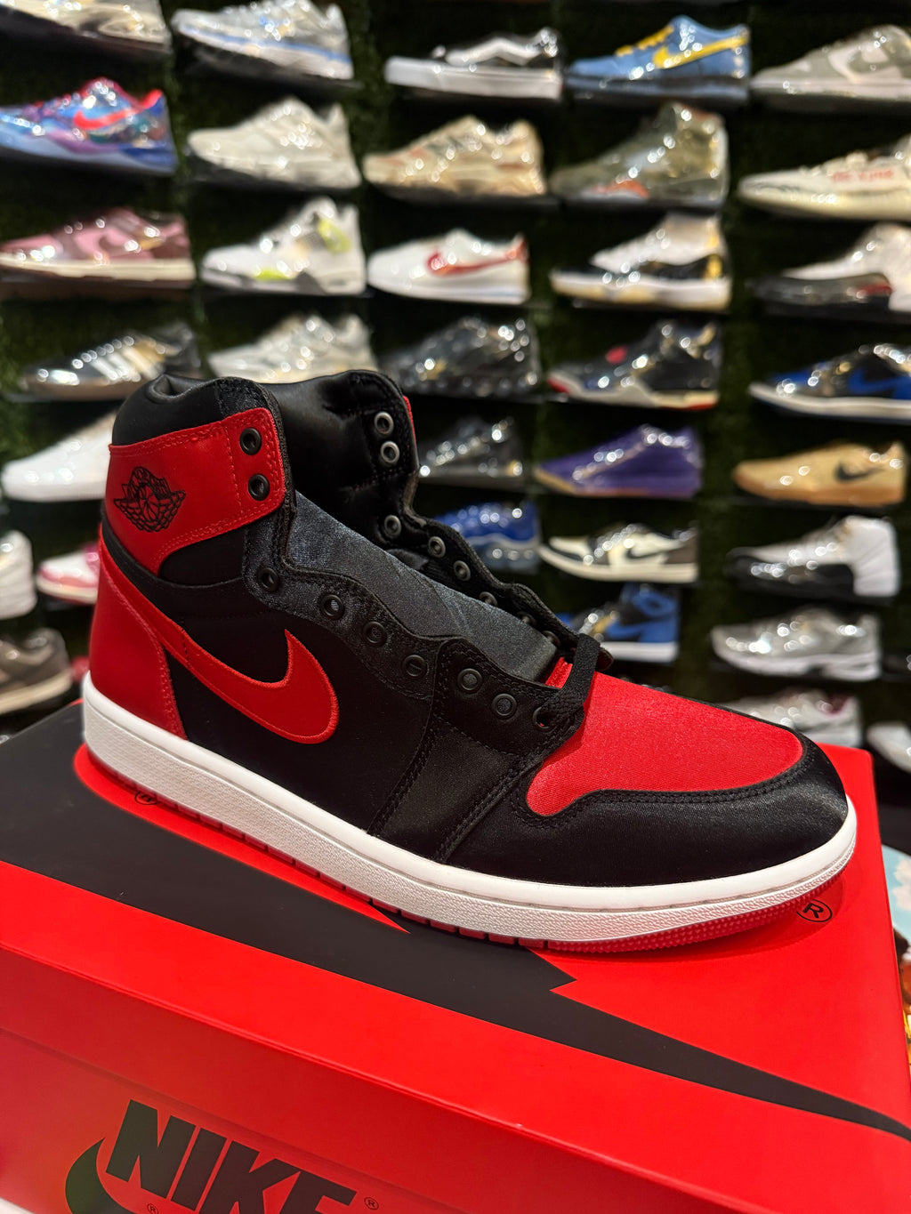 Jordan 1 satin